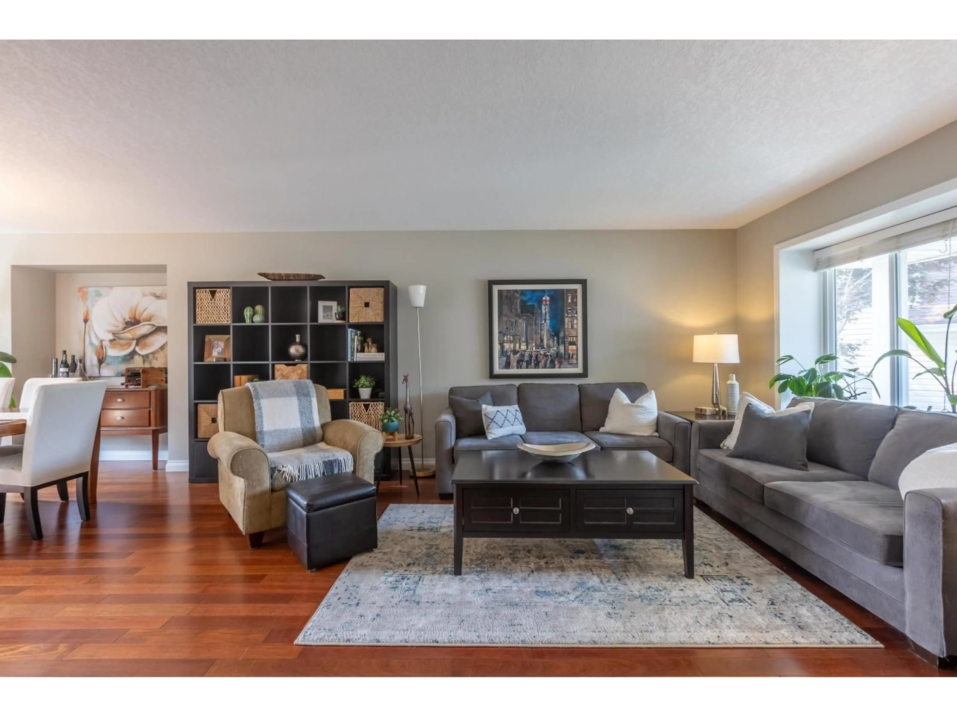 Living room with furniture, wood/laminate floor for 2925 SIDONI, Abbotsford British Columbia V2T5K1