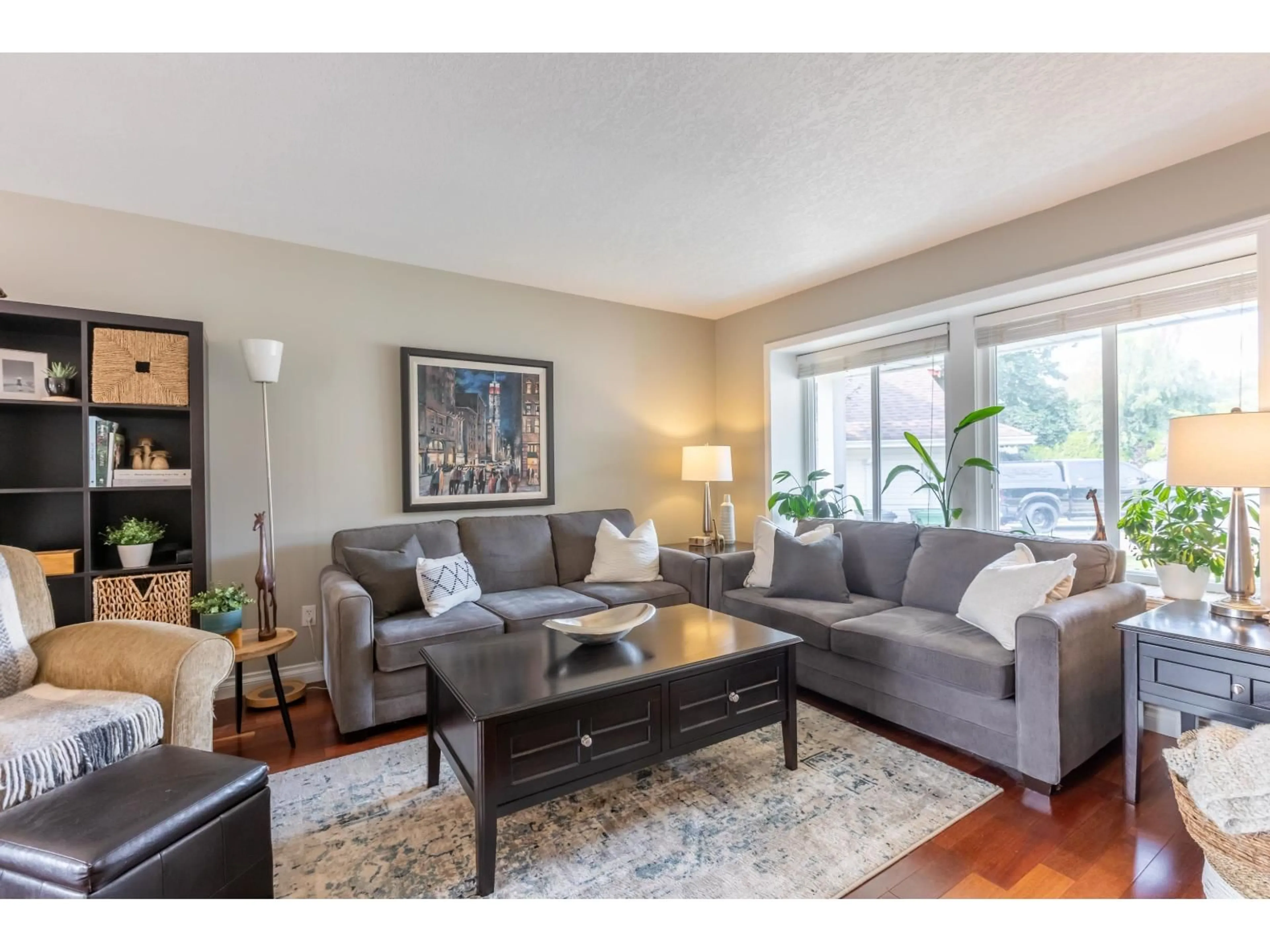 Living room with furniture, wood/laminate floor for 2925 SIDONI, Abbotsford British Columbia V2T5K1