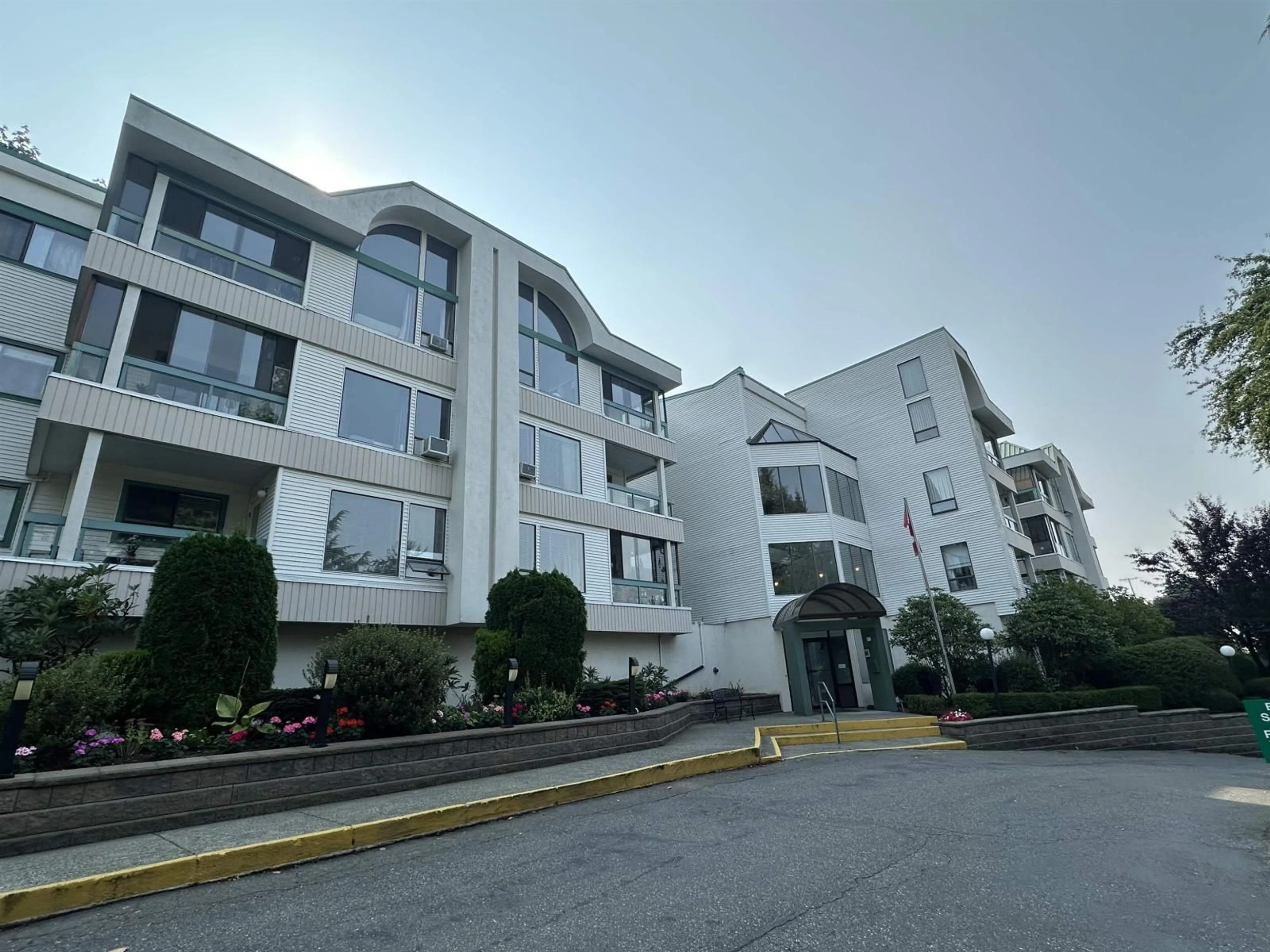 Unknown for 206 - 33030 GEORGE FERGUSON, Abbotsford British Columbia V2S6Y2