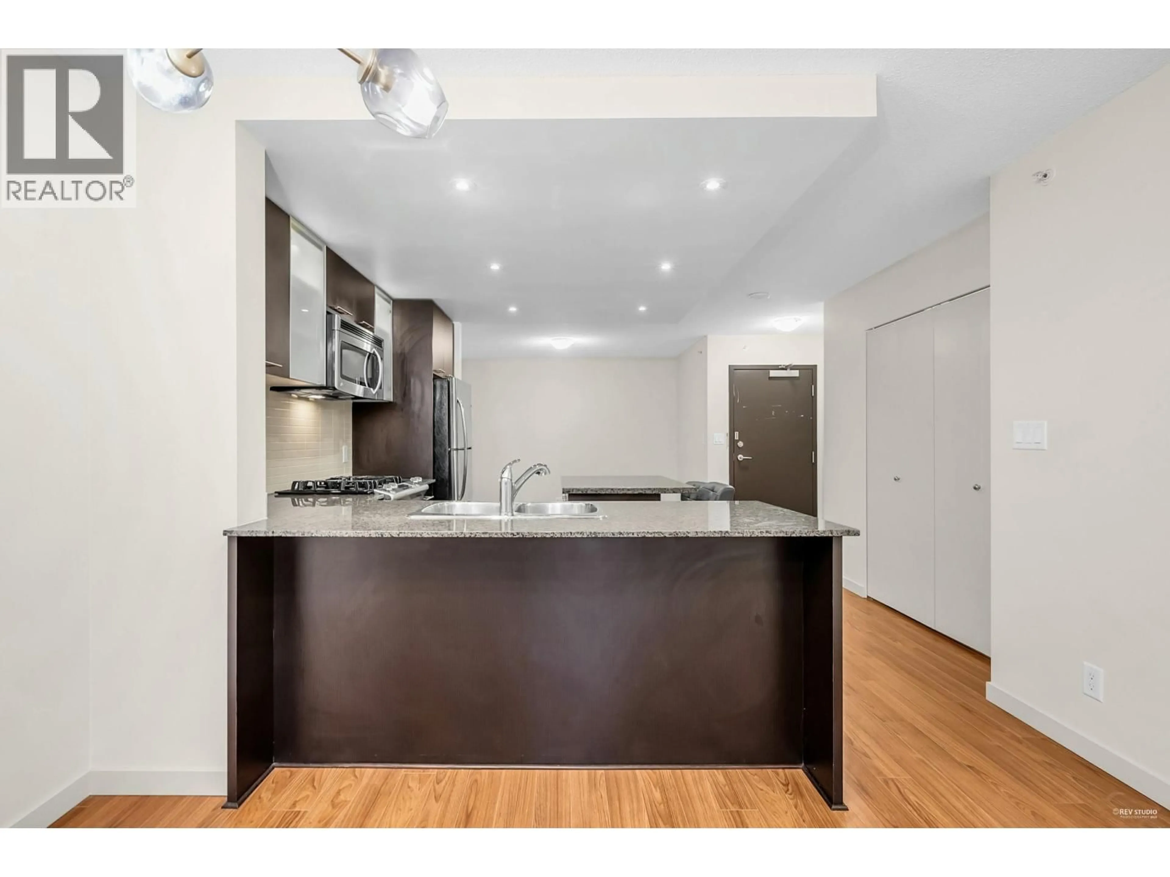 Standard kitchen, wood/laminate floor for 609 - 3111 CORVETTE WAY, Richmond British Columbia V6X4K3