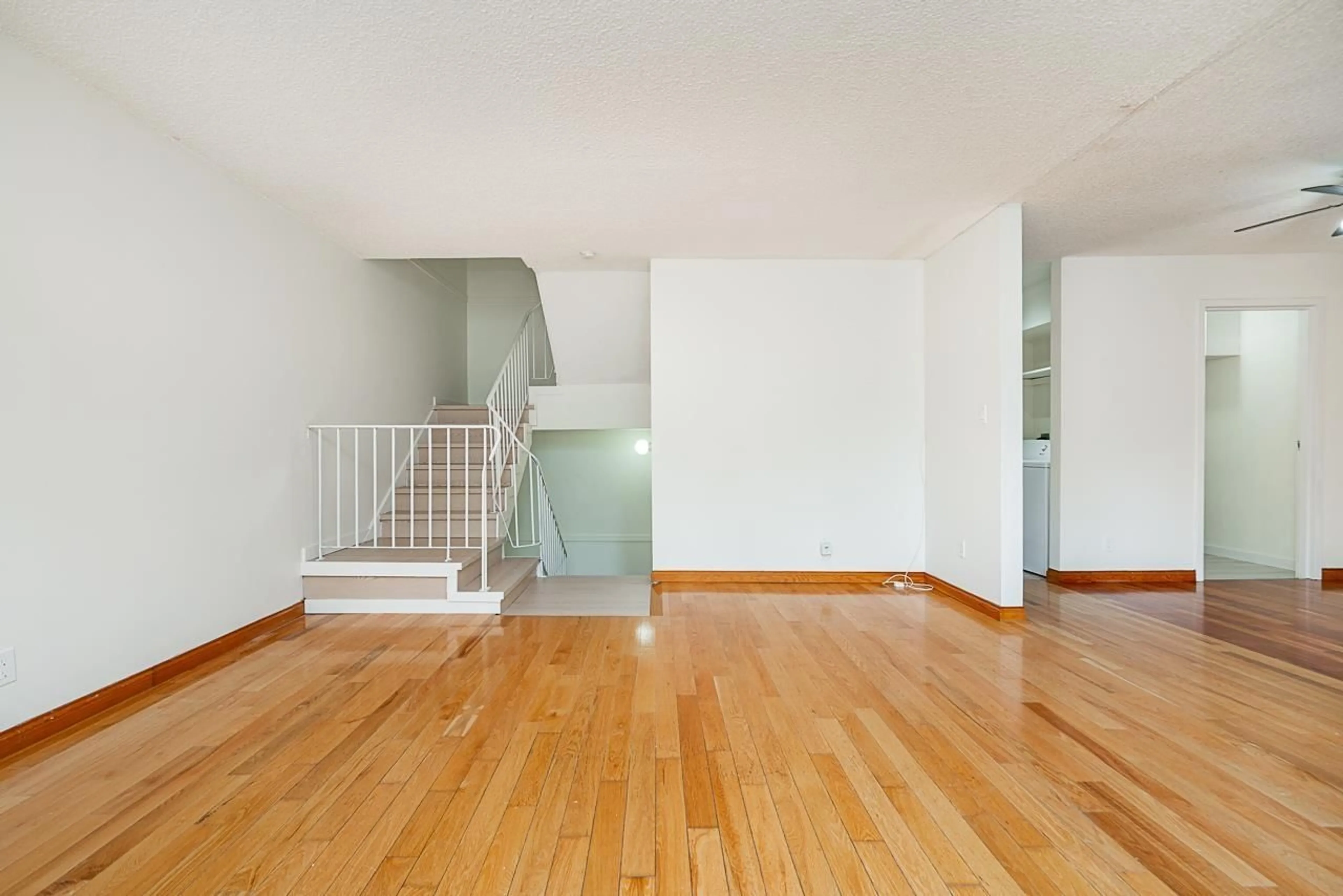 Unknown for 10570 HOLLY PARK, Surrey British Columbia V3R6X9