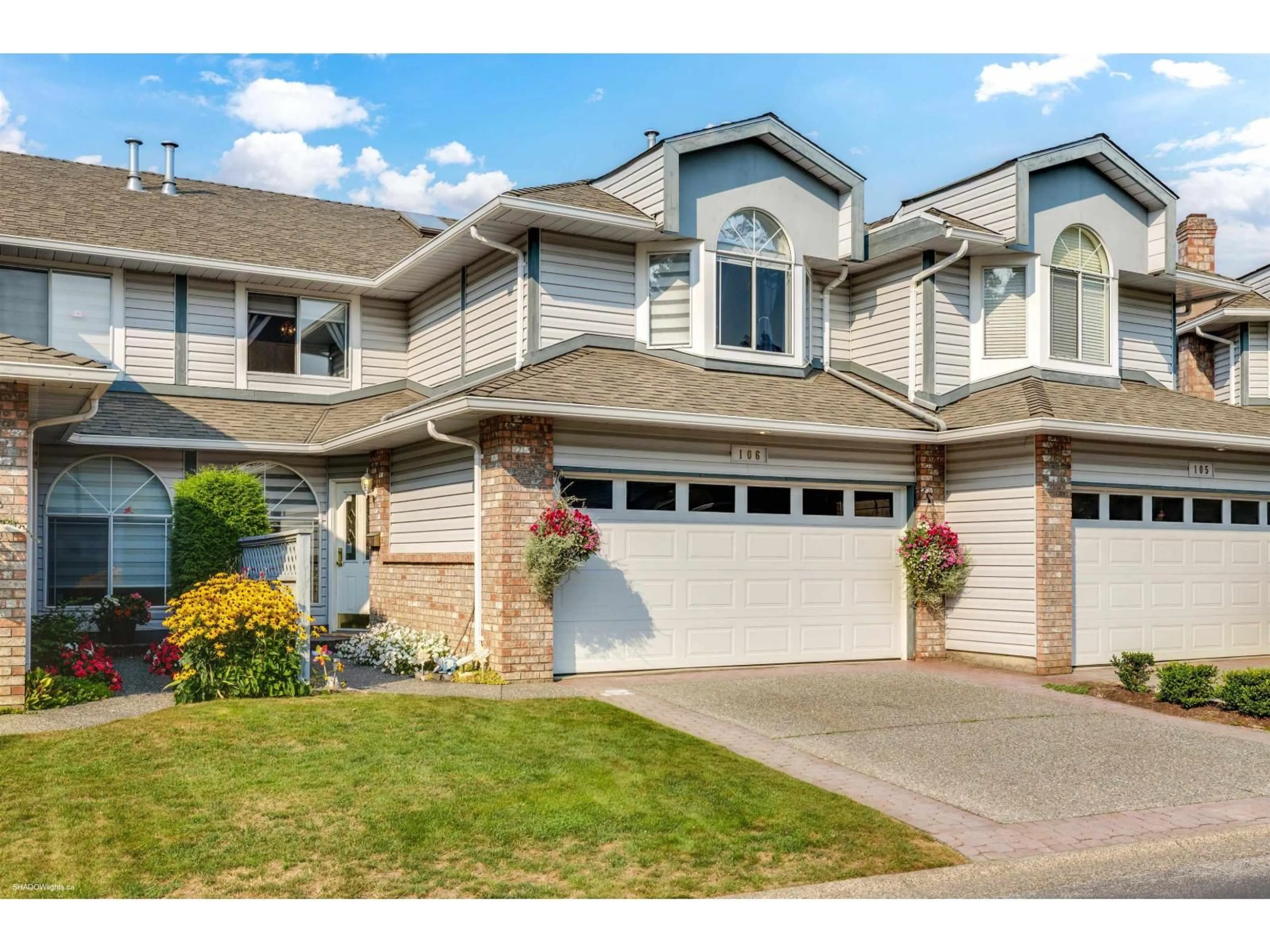 Home with vinyl exterior material, street for 106 - 12044 BOUNDARY SOUTH, Surrey British Columbia V3X2B4
