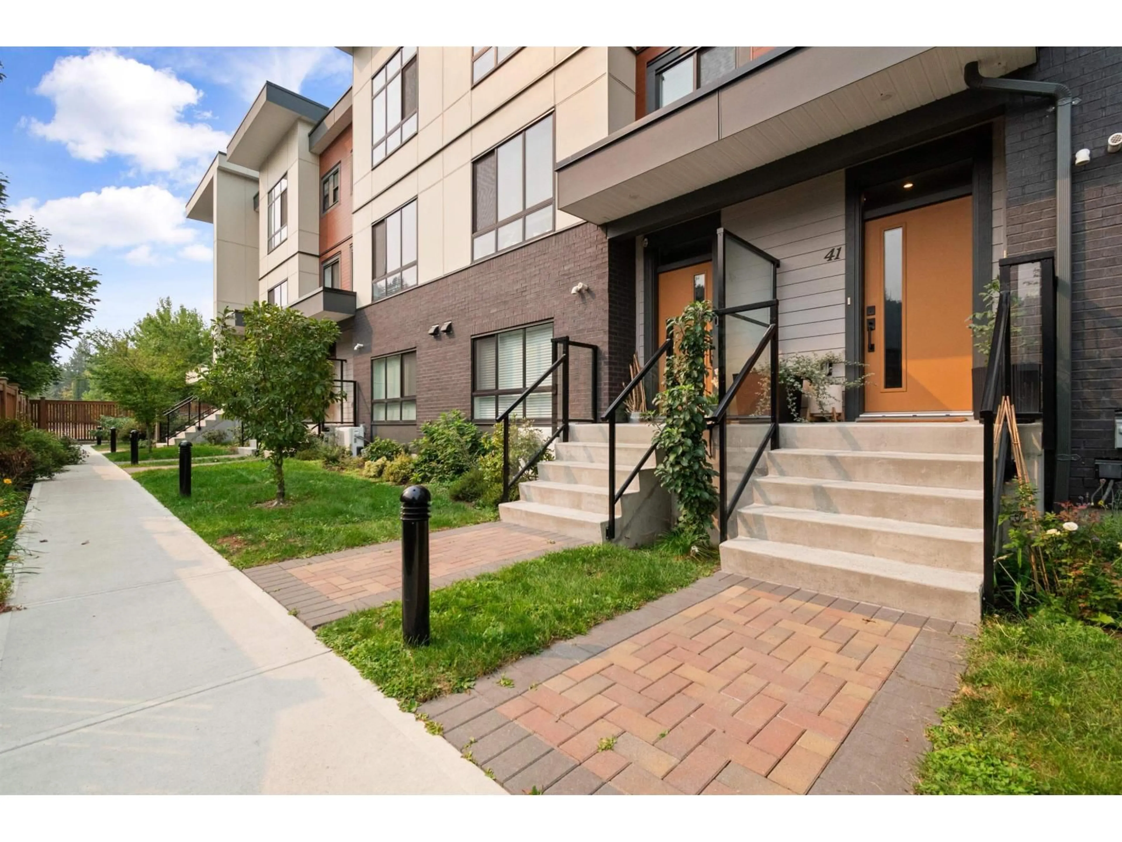 Patio, street for 41 - 45500 CAMPUS DRIVE, Chilliwack British Columbia V2R6E9