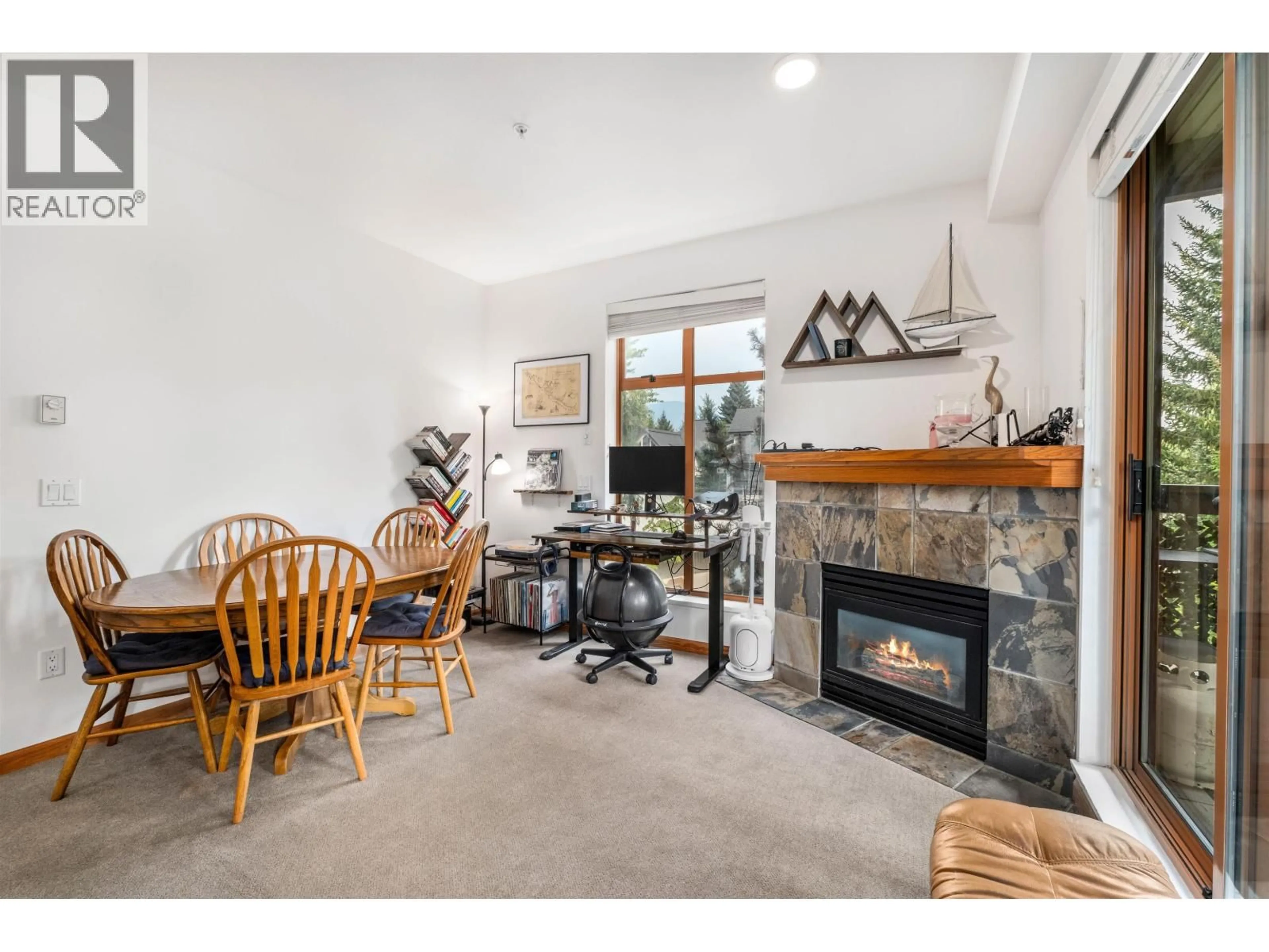 Living room with furniture, unknown for 3 - 4355 NORTHLANDS BOULEVARD, Whistler British Columbia V8E1C3