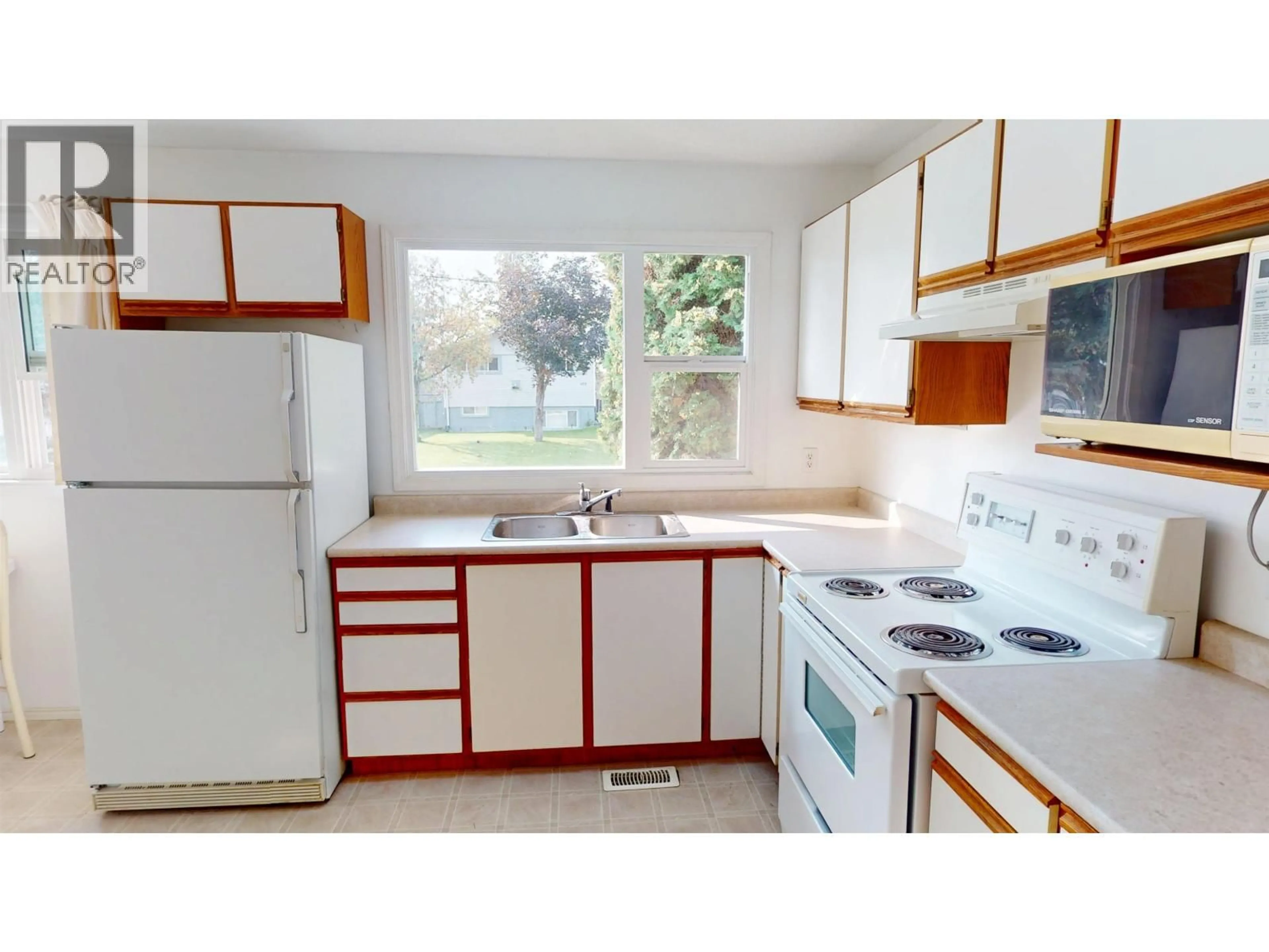 Standard kitchen, unknown for 620 HIGDON AVENUE, Quesnel British Columbia V2J1T1
