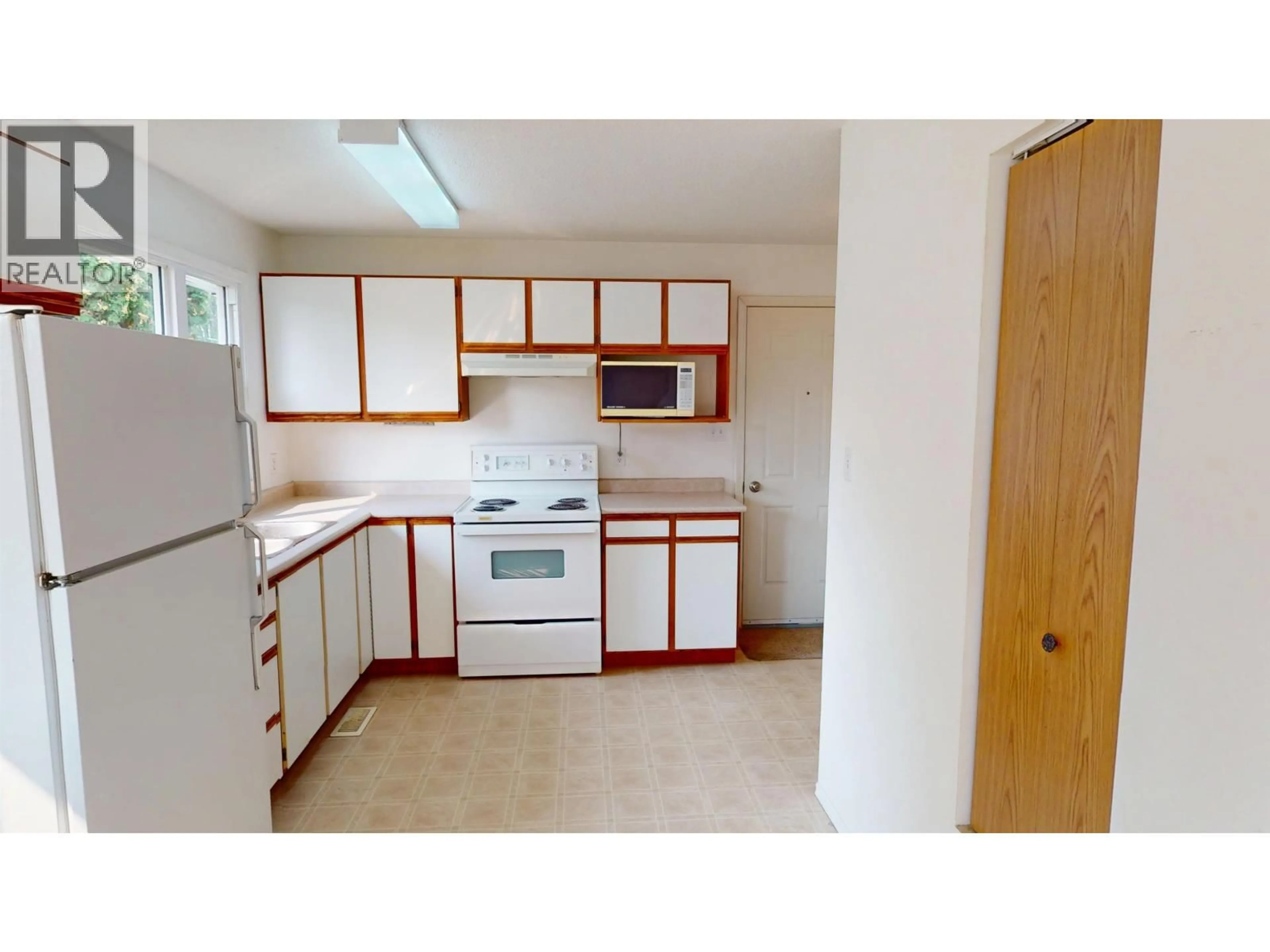 Standard kitchen, unknown for 620 HIGDON AVENUE, Quesnel British Columbia V2J1T1