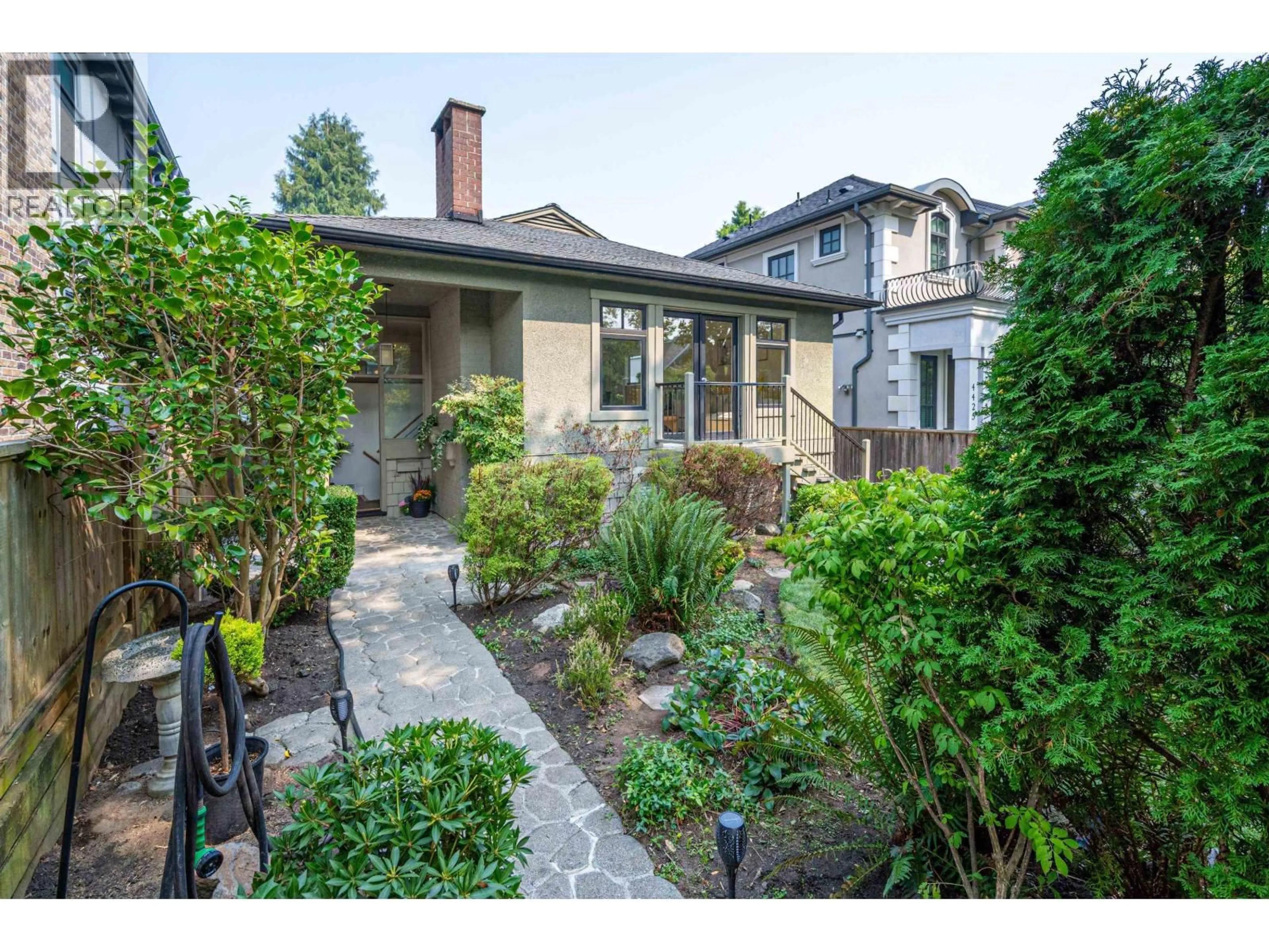 Patio, street for 4427 7TH AVENUE, Vancouver British Columbia V6R1X1