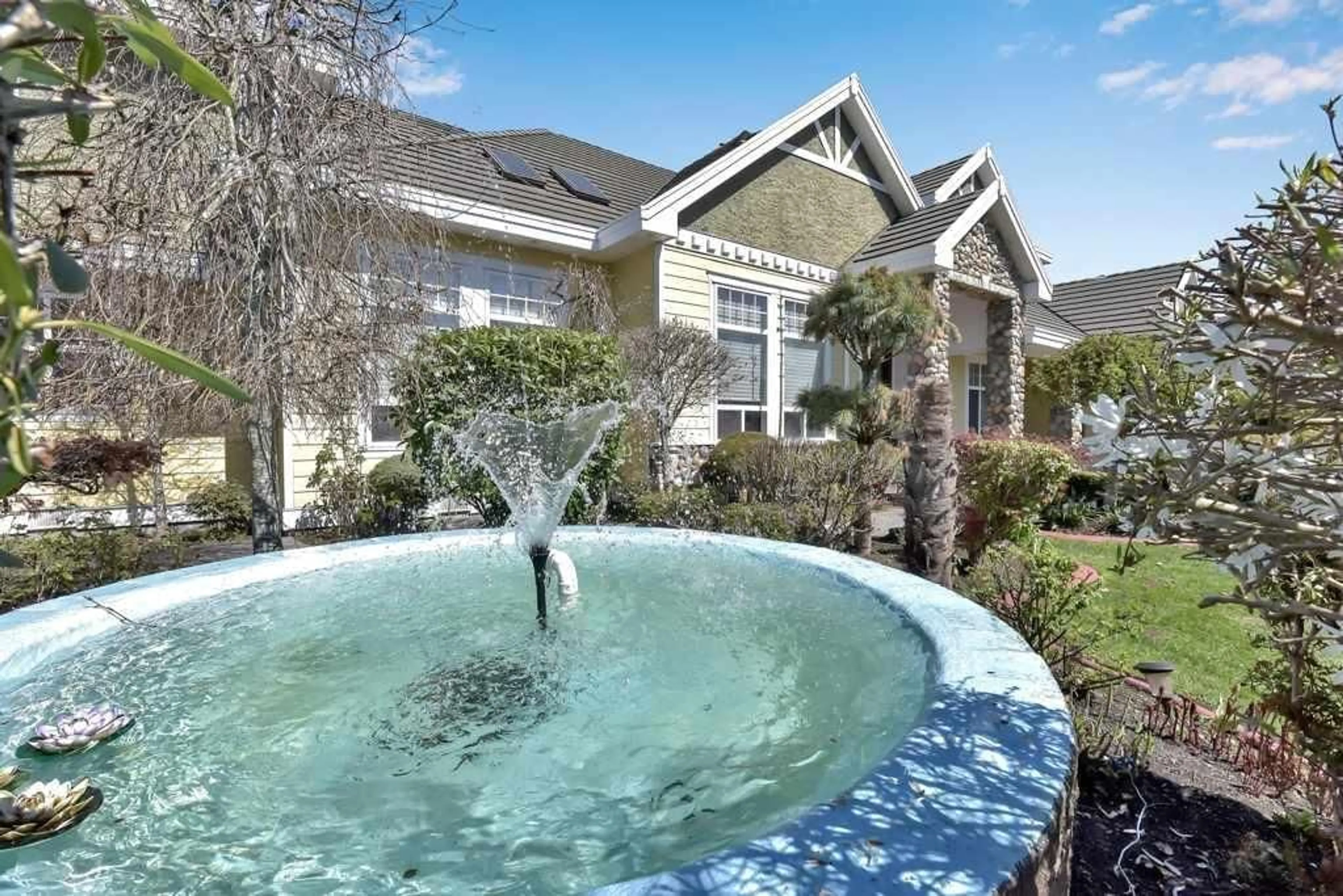 Pool for 8692 170, Surrey British Columbia V4N5K8