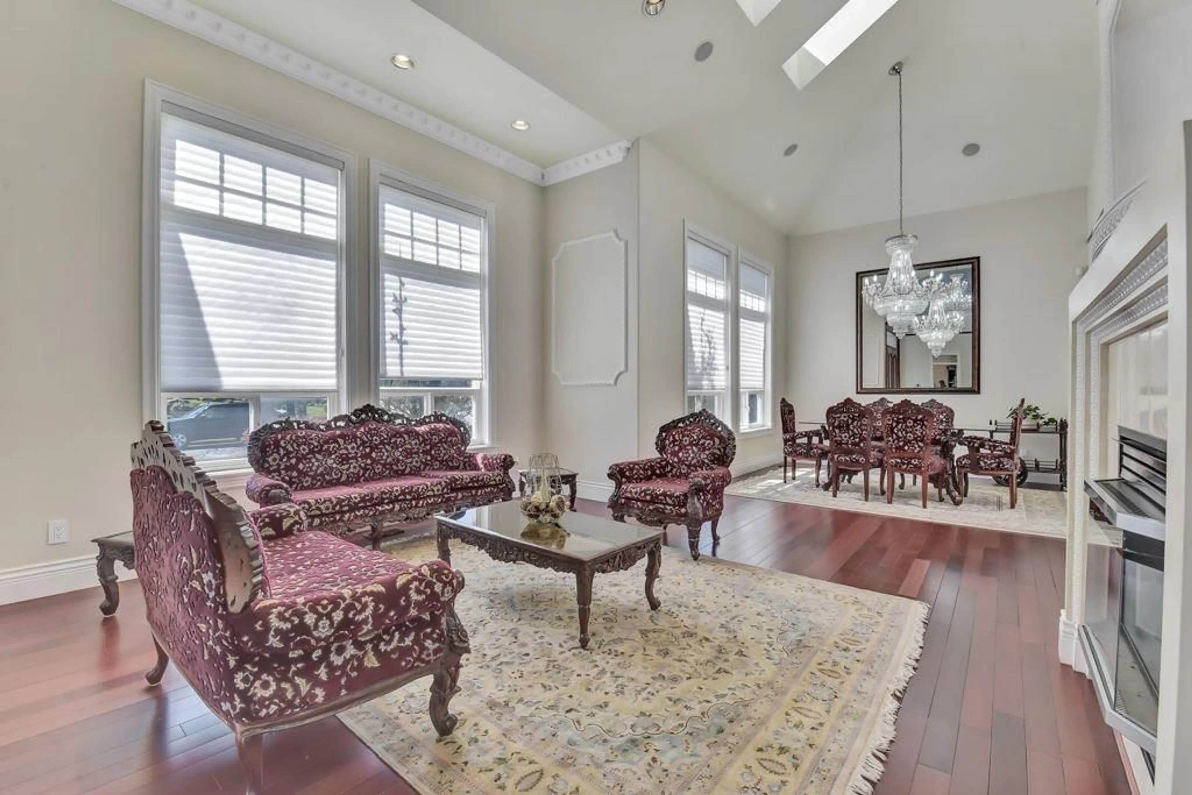 Living room with furniture, unknown for 8692 170, Surrey British Columbia V4N5K8