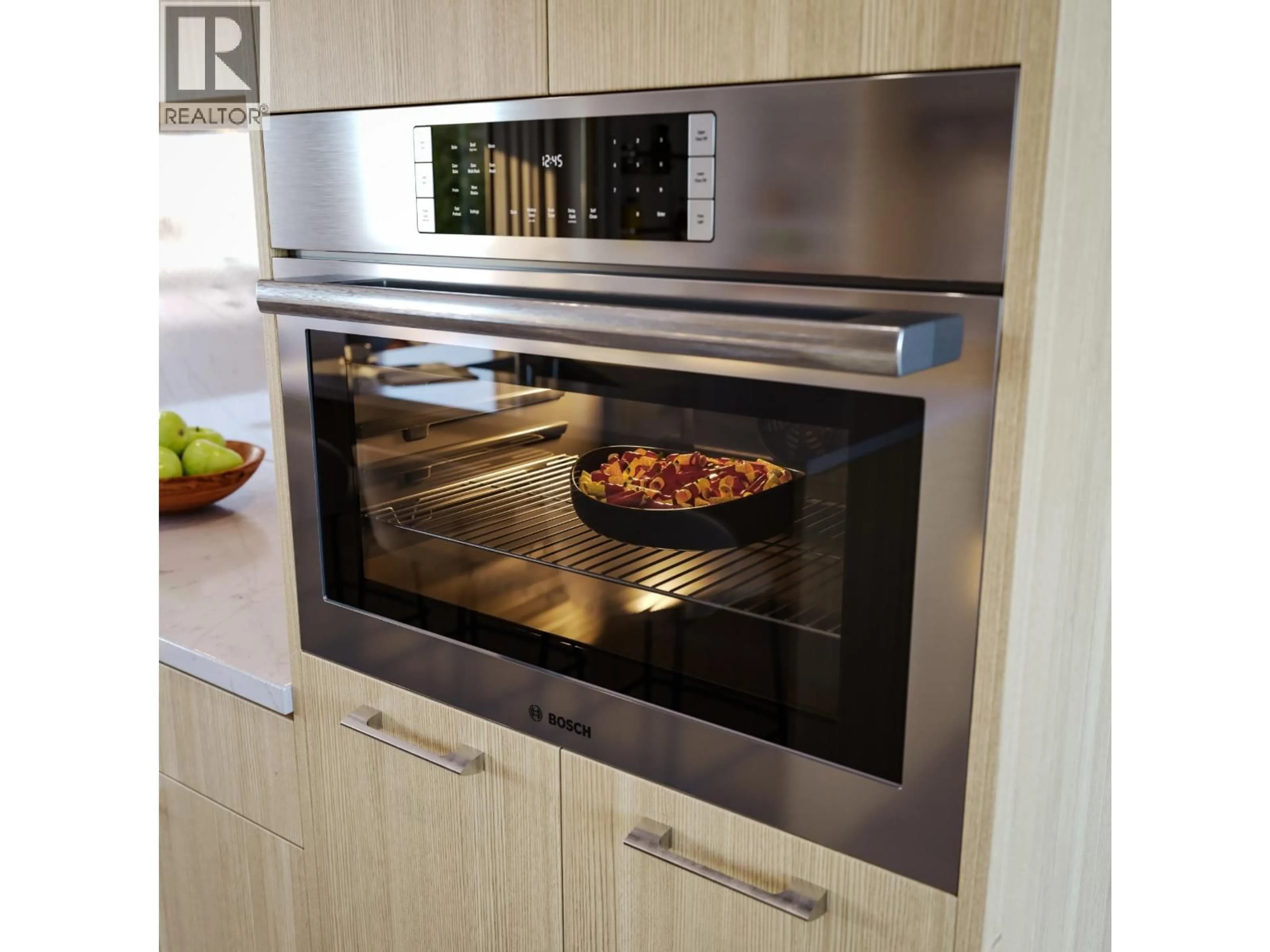Contemporary kitchen, wood/laminate floor for 153 - 578 24TH AVENUE, Vancouver British Columbia V5Z2B4