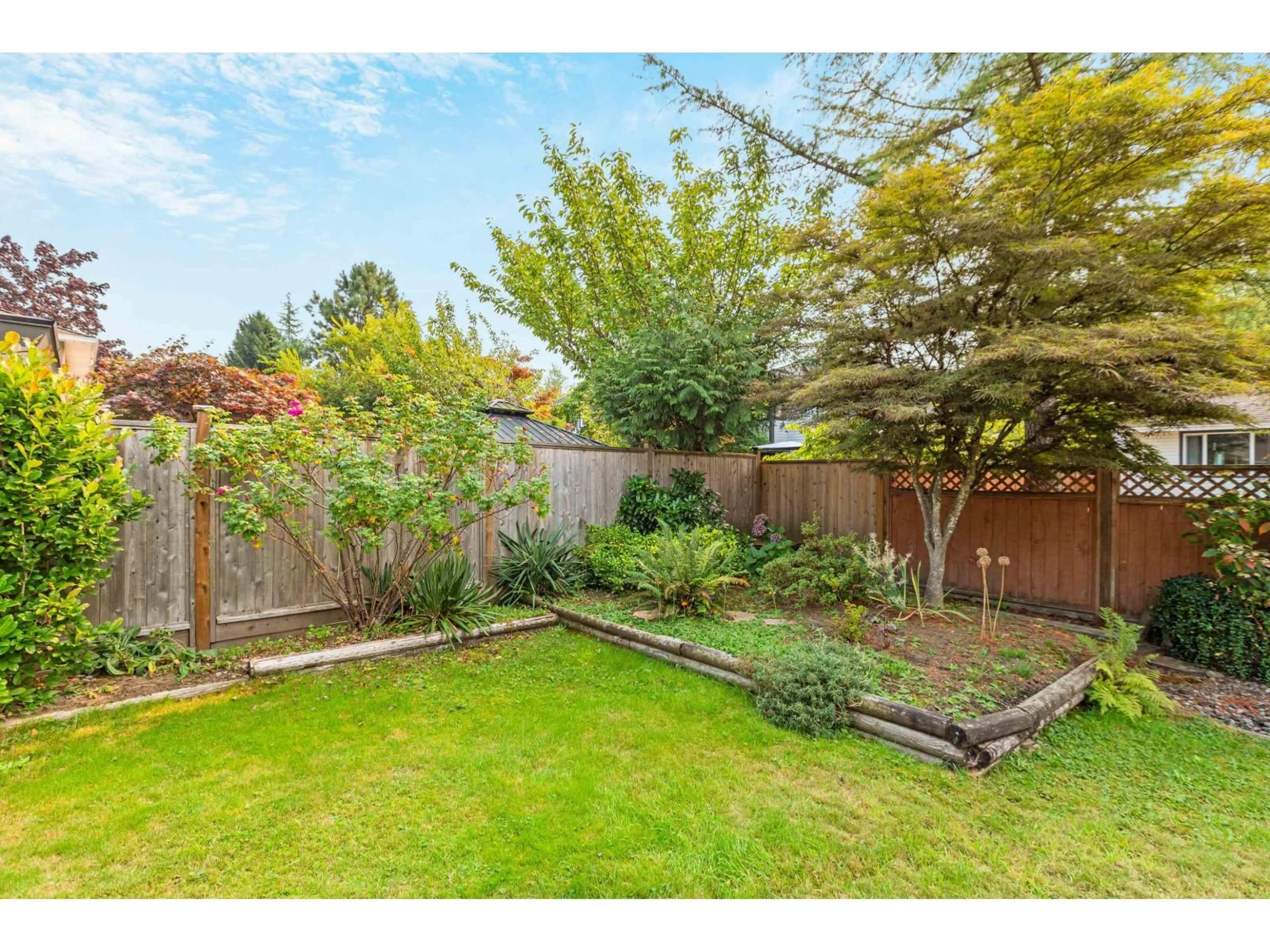 A pic from outside/outdoor area/front of a property/back of a property/a pic from drone, unknown for 21376 86A, Langley British Columbia V1M2A2