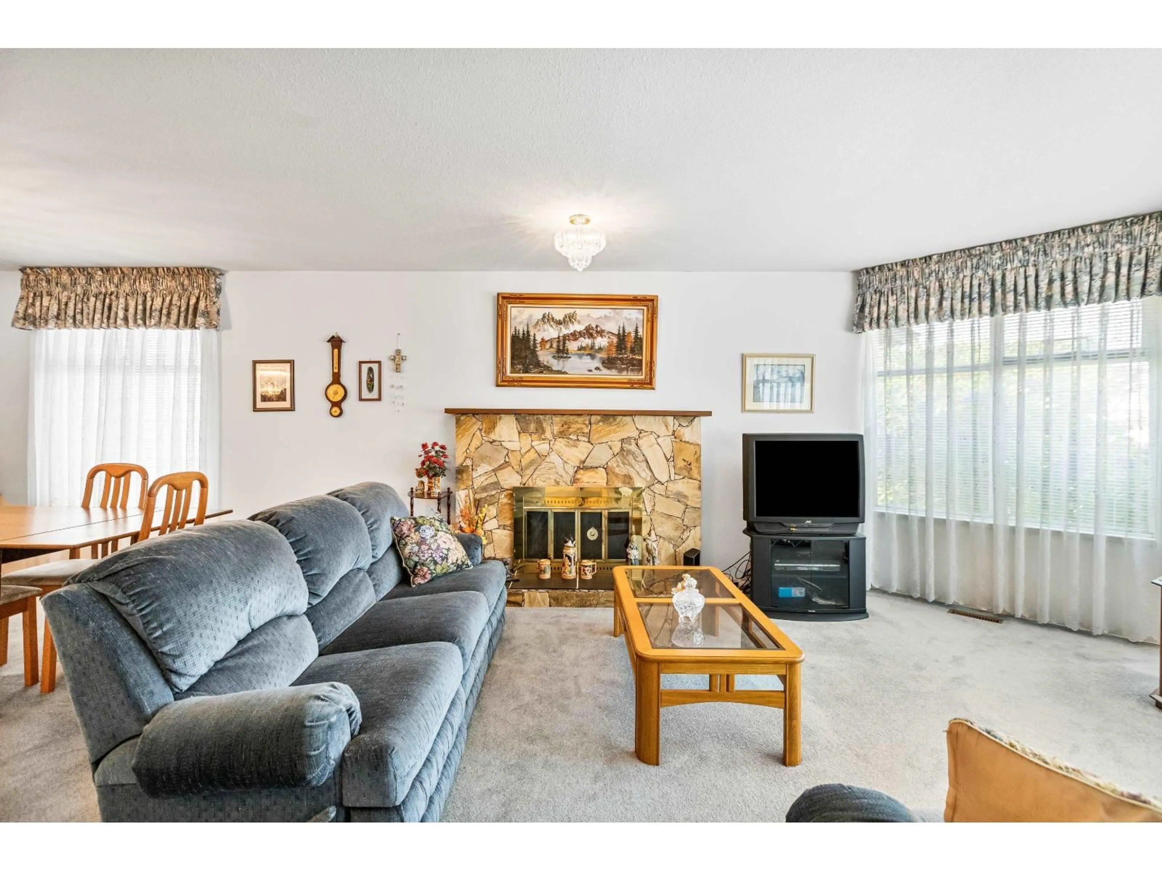 Living room with furniture, unknown for 21376 86A, Langley British Columbia V1M2A2