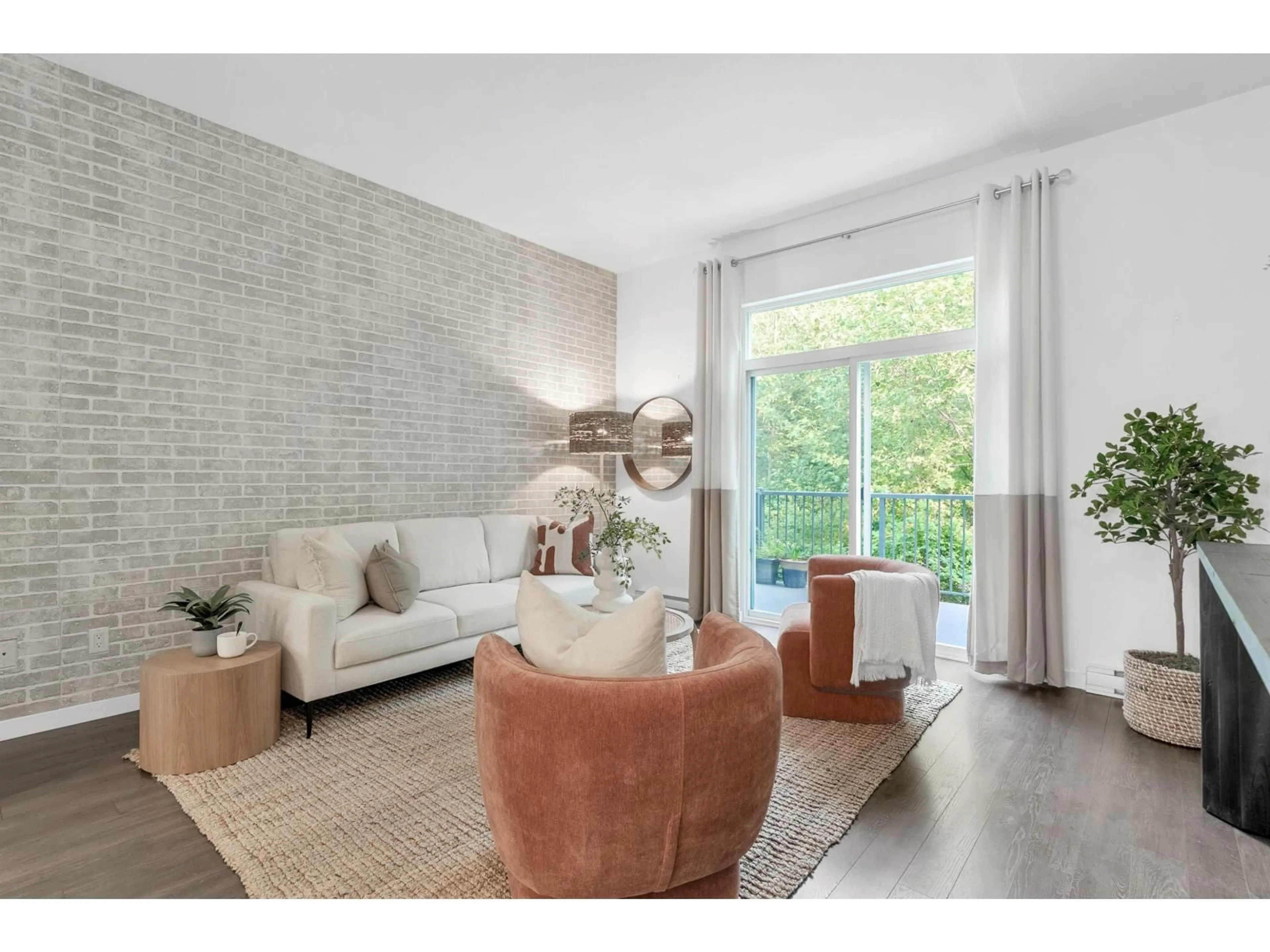 Living room with furniture, ceramic/tile floor for 32 - 18681 68, Surrey British Columbia V4N6P3