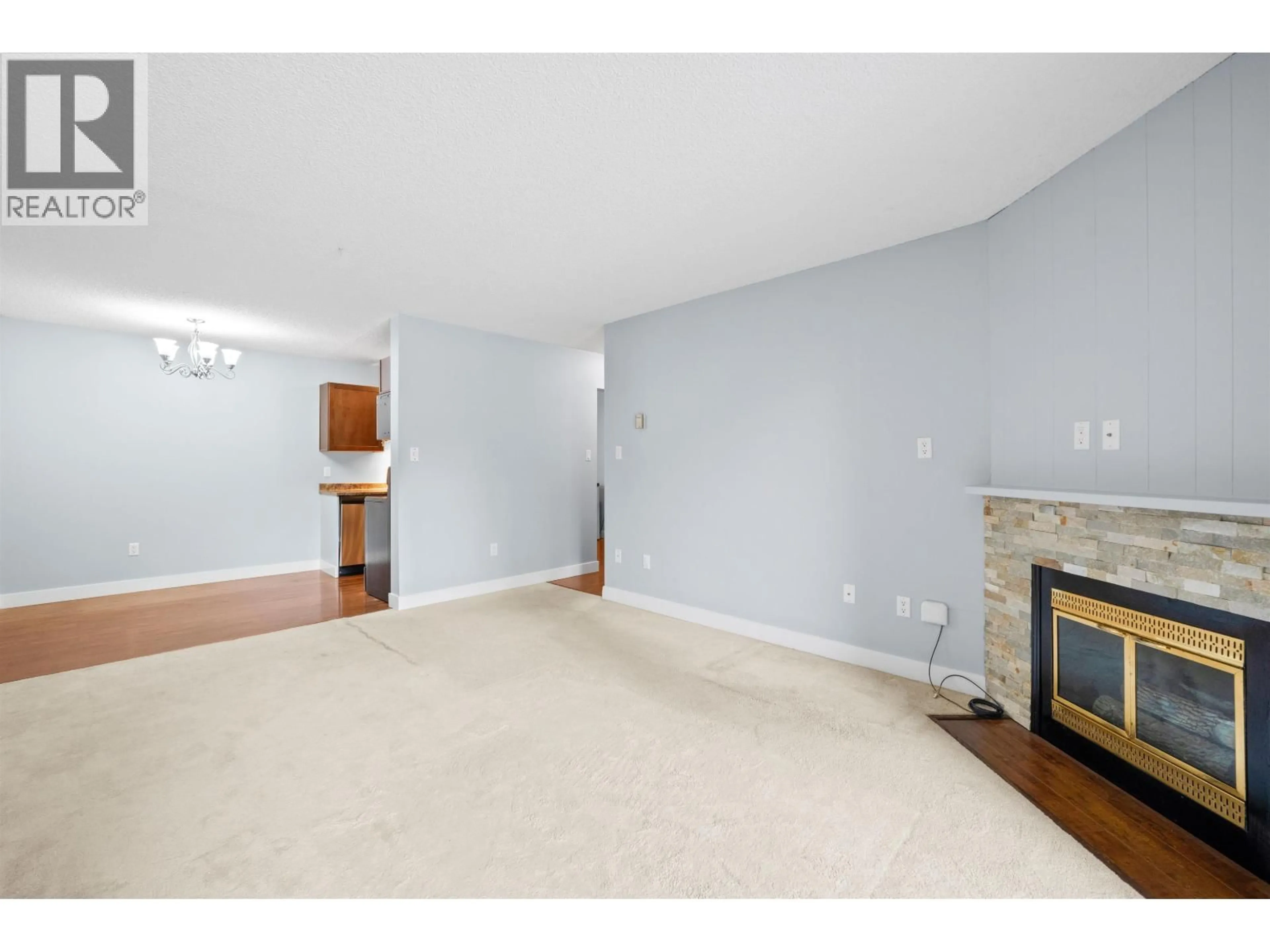 Unknown for 201 - 3901 CARRIGAN COURT, Burnaby British Columbia V3N4K1