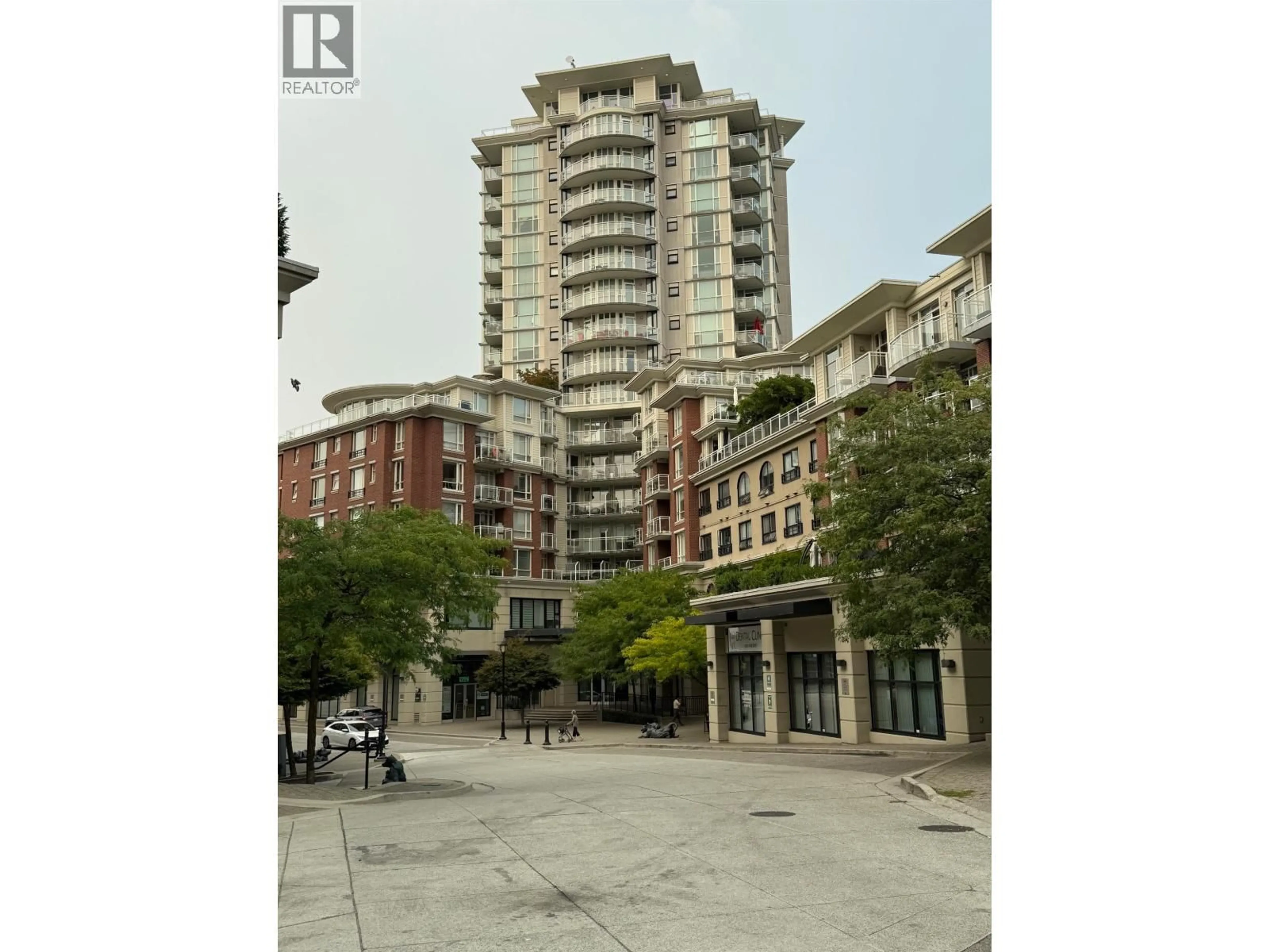Unknown for 302 - 4028 KNIGHT STREET, Vancouver British Columbia V5N5Y8