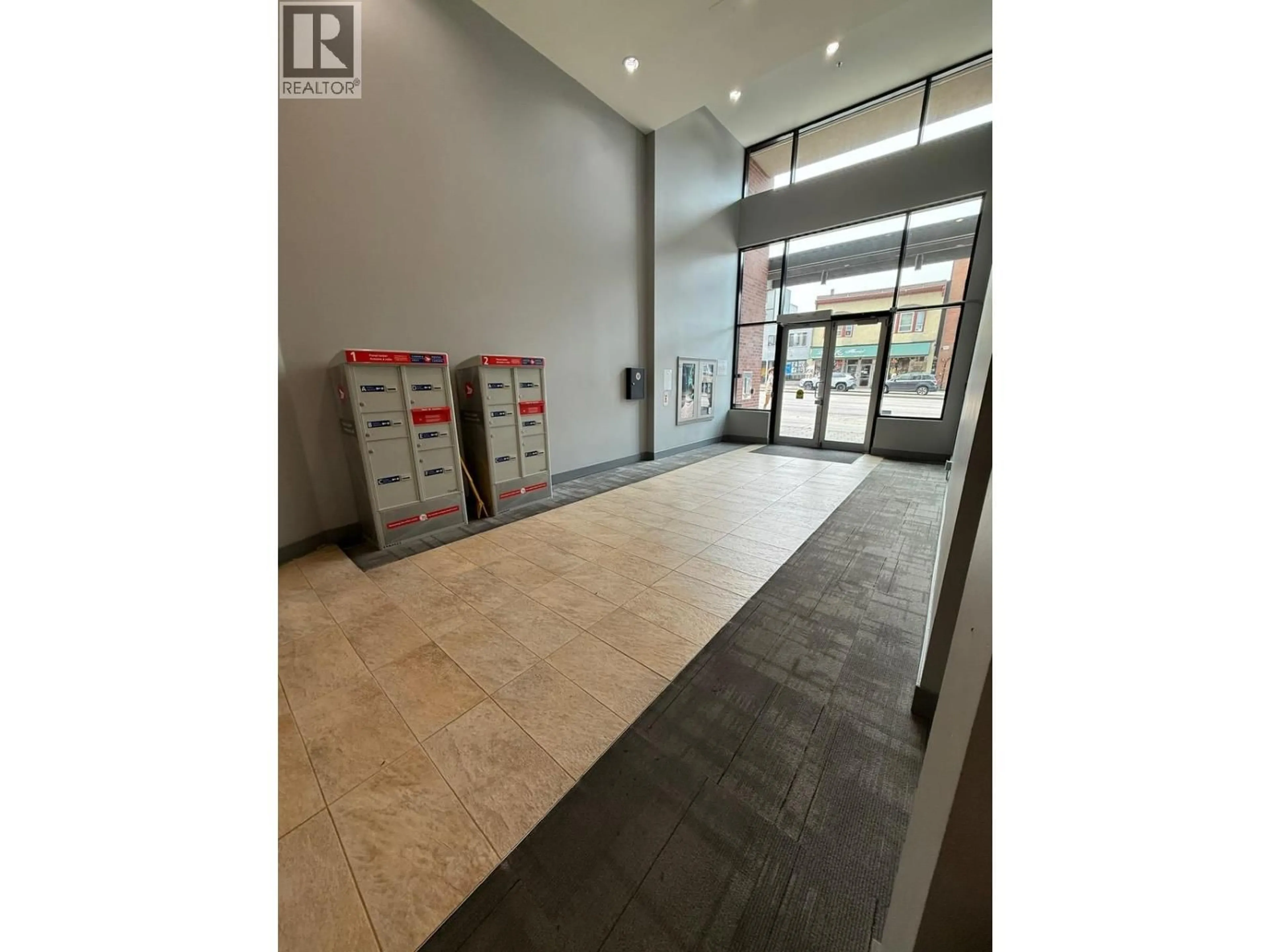 Indoor foyer for 302 - 4028 KNIGHT STREET, Vancouver British Columbia V5N5Y8