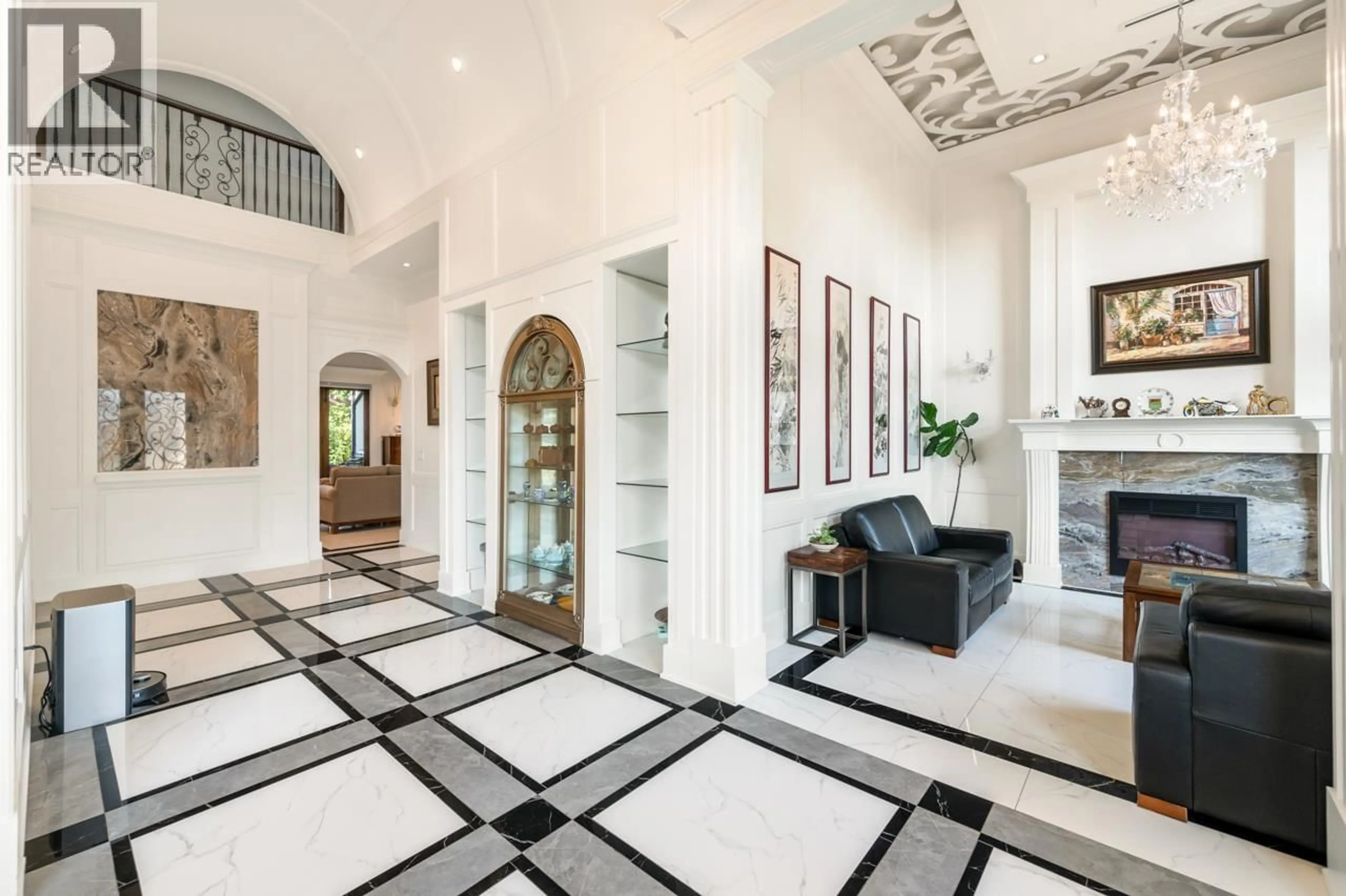 Indoor foyer for 6599 YEATS CRESCENT, Richmond British Columbia V7E4E1