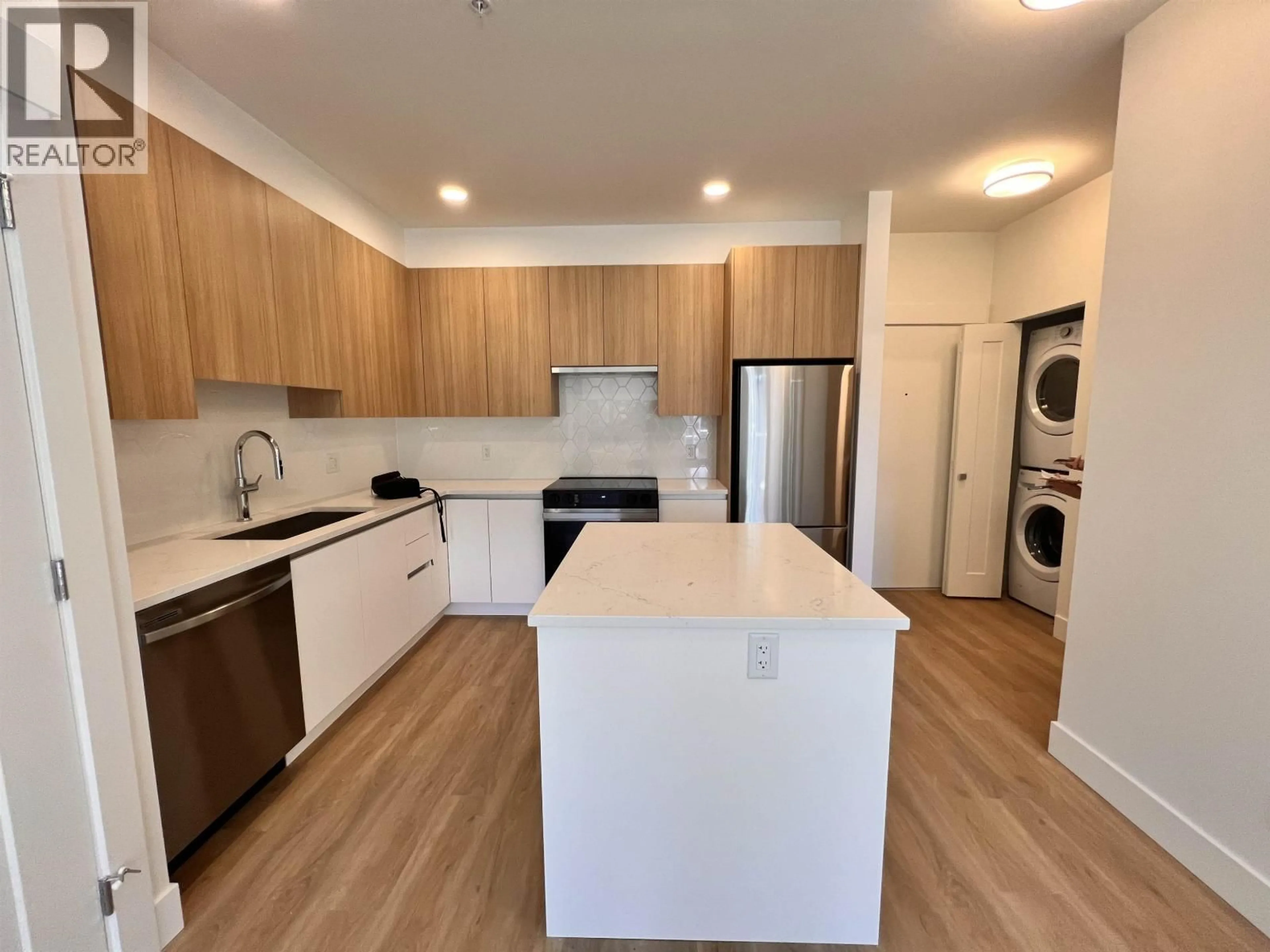 Unknown for 205 - 11907 223 STREET, Maple Ridge British Columbia V2X4P9