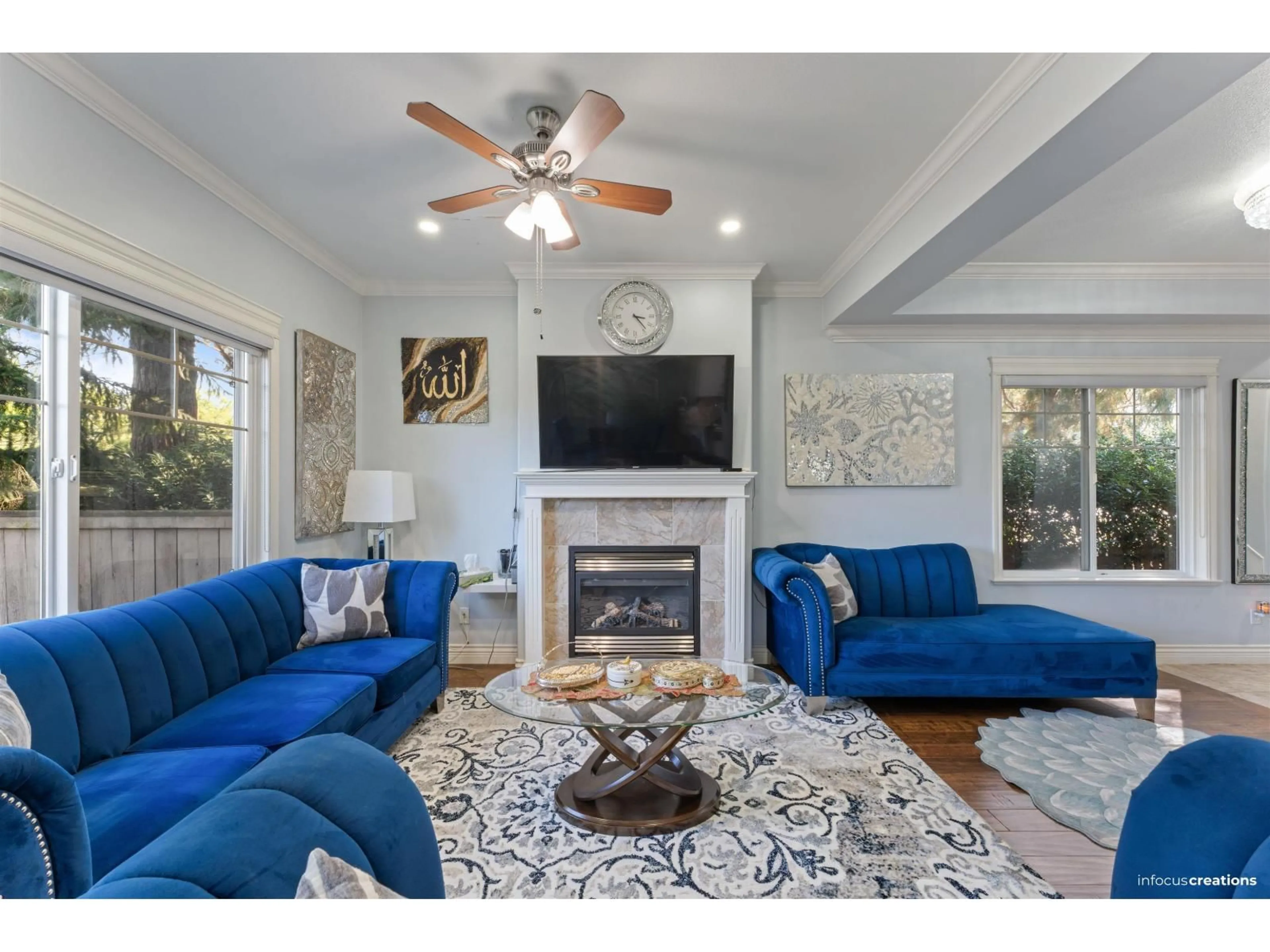 Living room with furniture, unknown for 10 - 14453 72, Surrey British Columbia V3S2E6