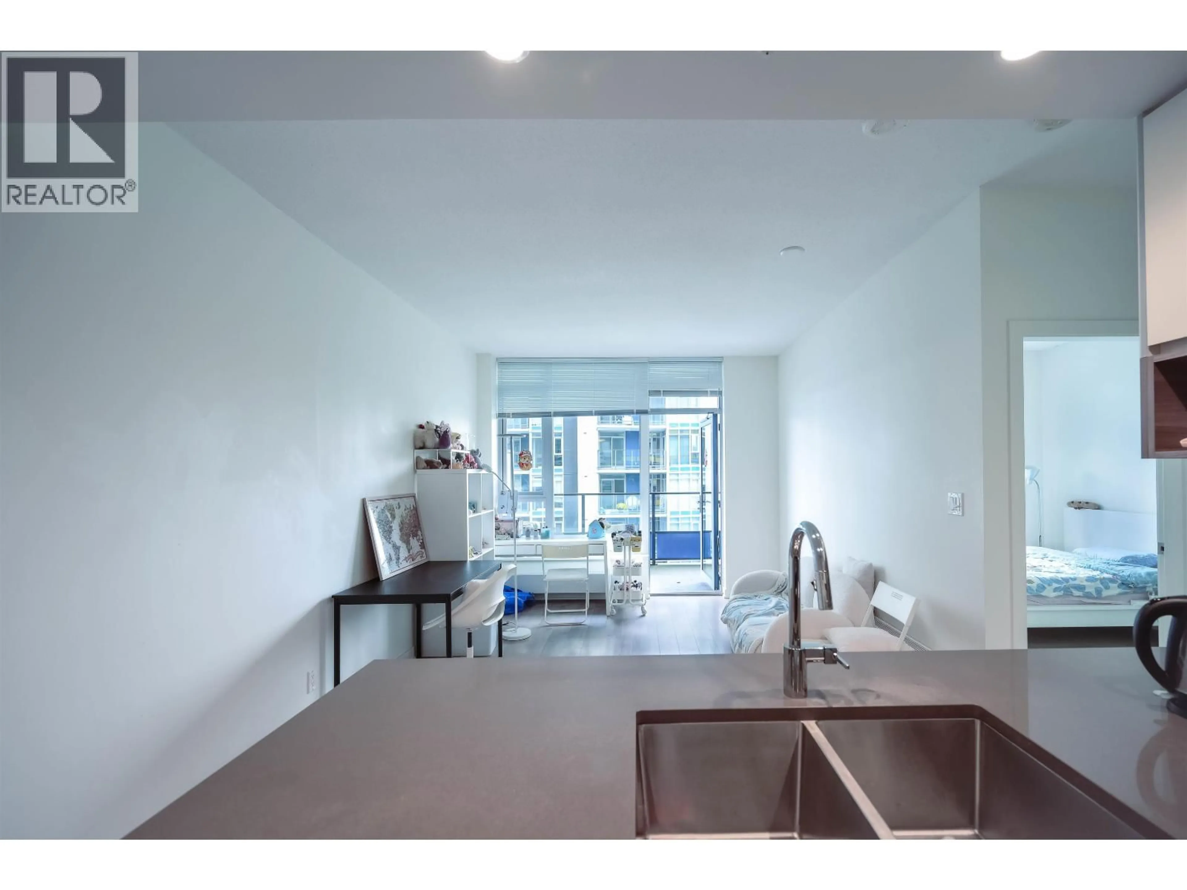Unknown for 801 - 8850 UNIVERSITY CRESCENT, Burnaby British Columbia V5A4Y8