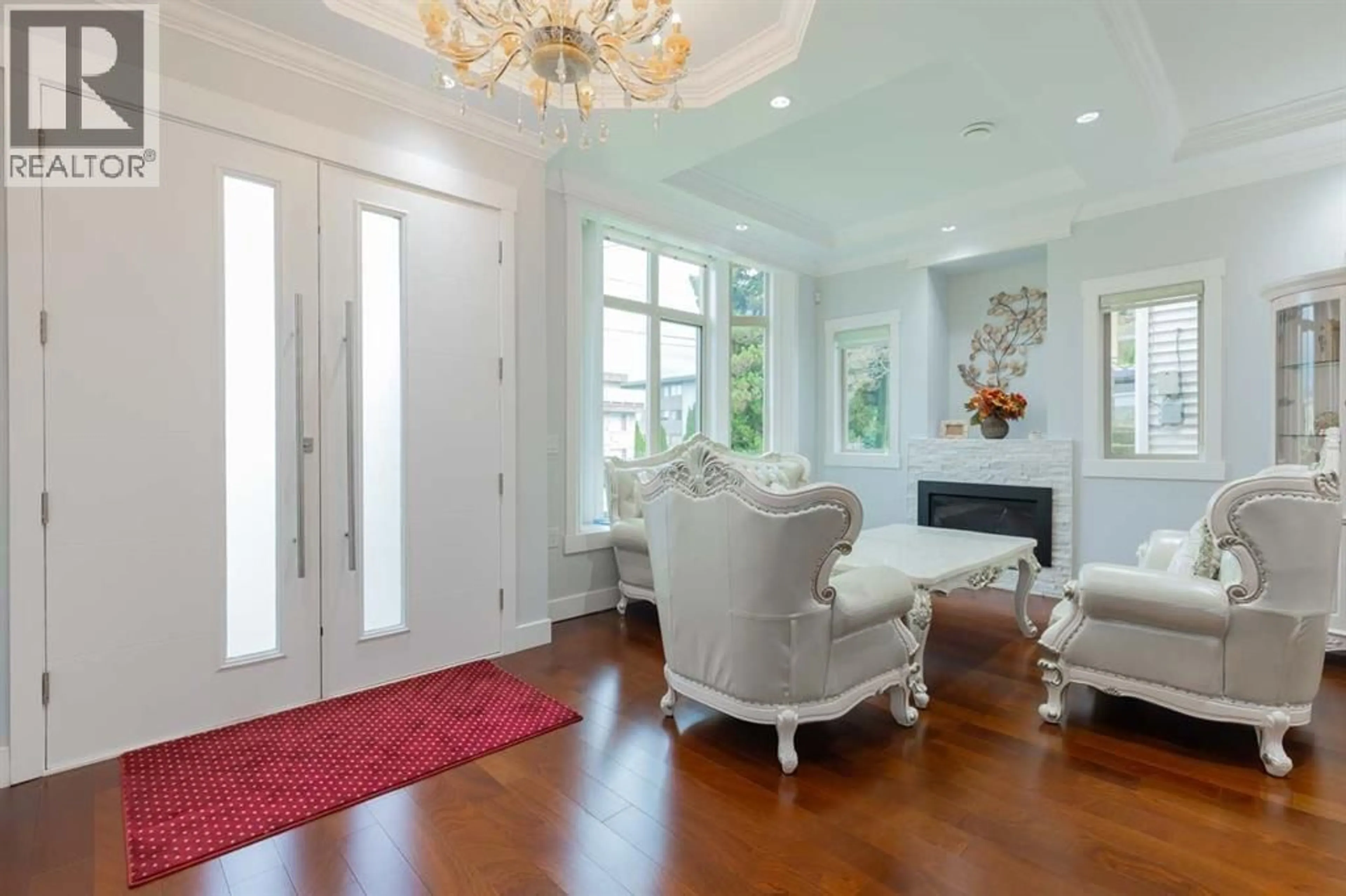 Indoor entryway for 622 COLBORNE STREET, New Westminster British Columbia V3L2C9