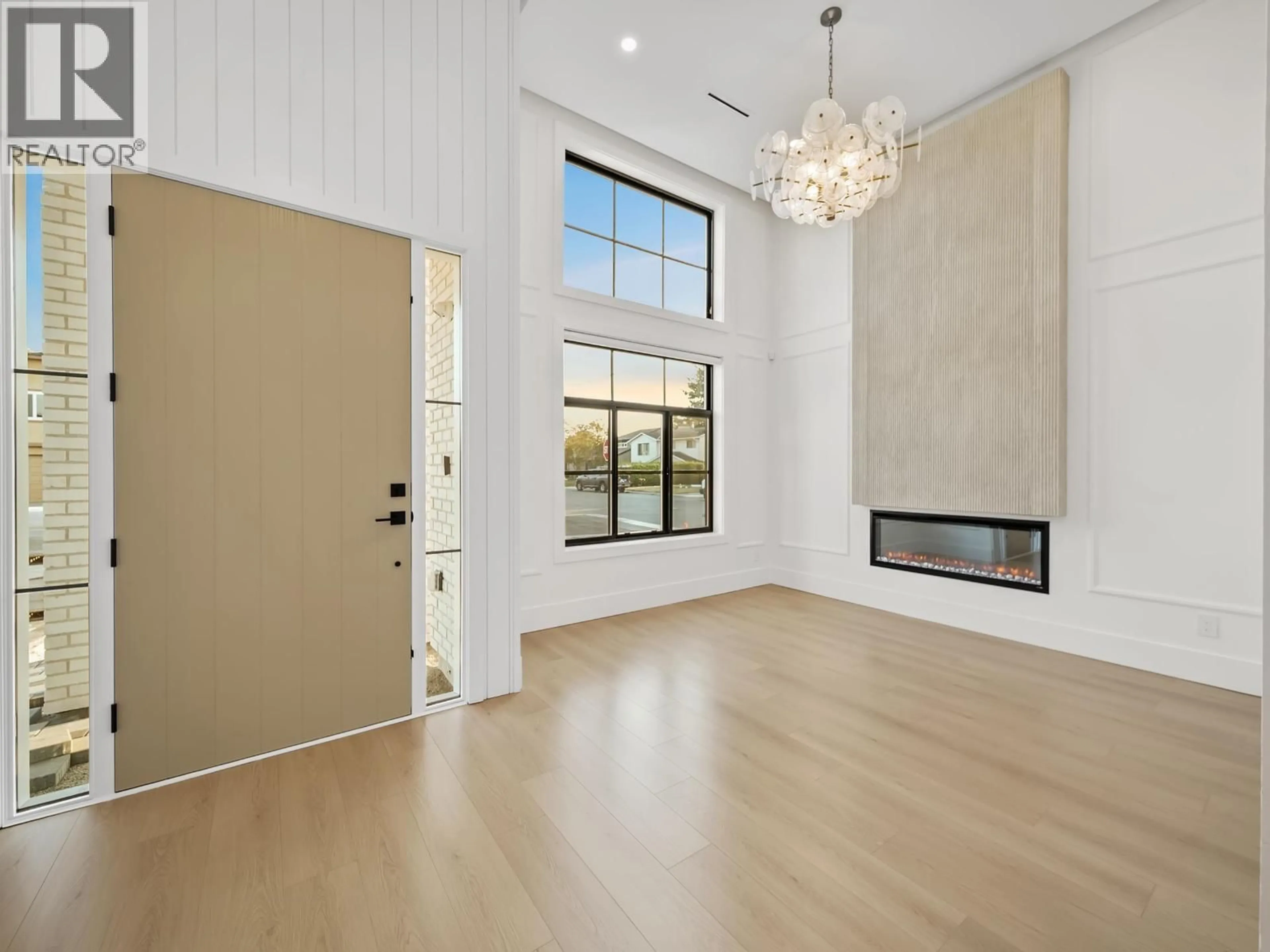 Indoor entryway for 6067 44A AVENUE, Delta British Columbia V4K4C8