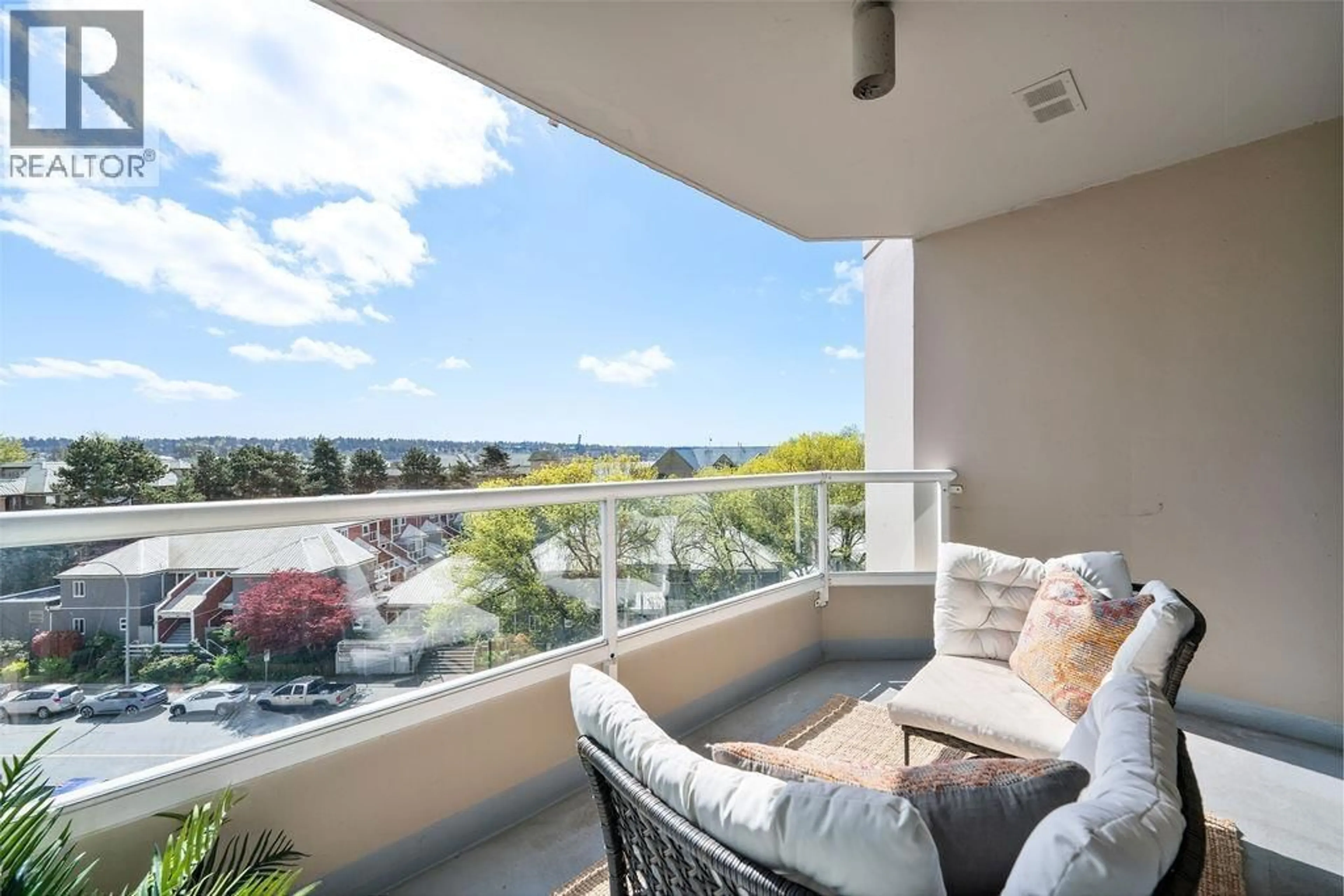 Balcony in the apartment, water/lake/river/ocean view for 502 - 1065 QUAYSIDE DRIVE, New Westminster British Columbia V3M1C5