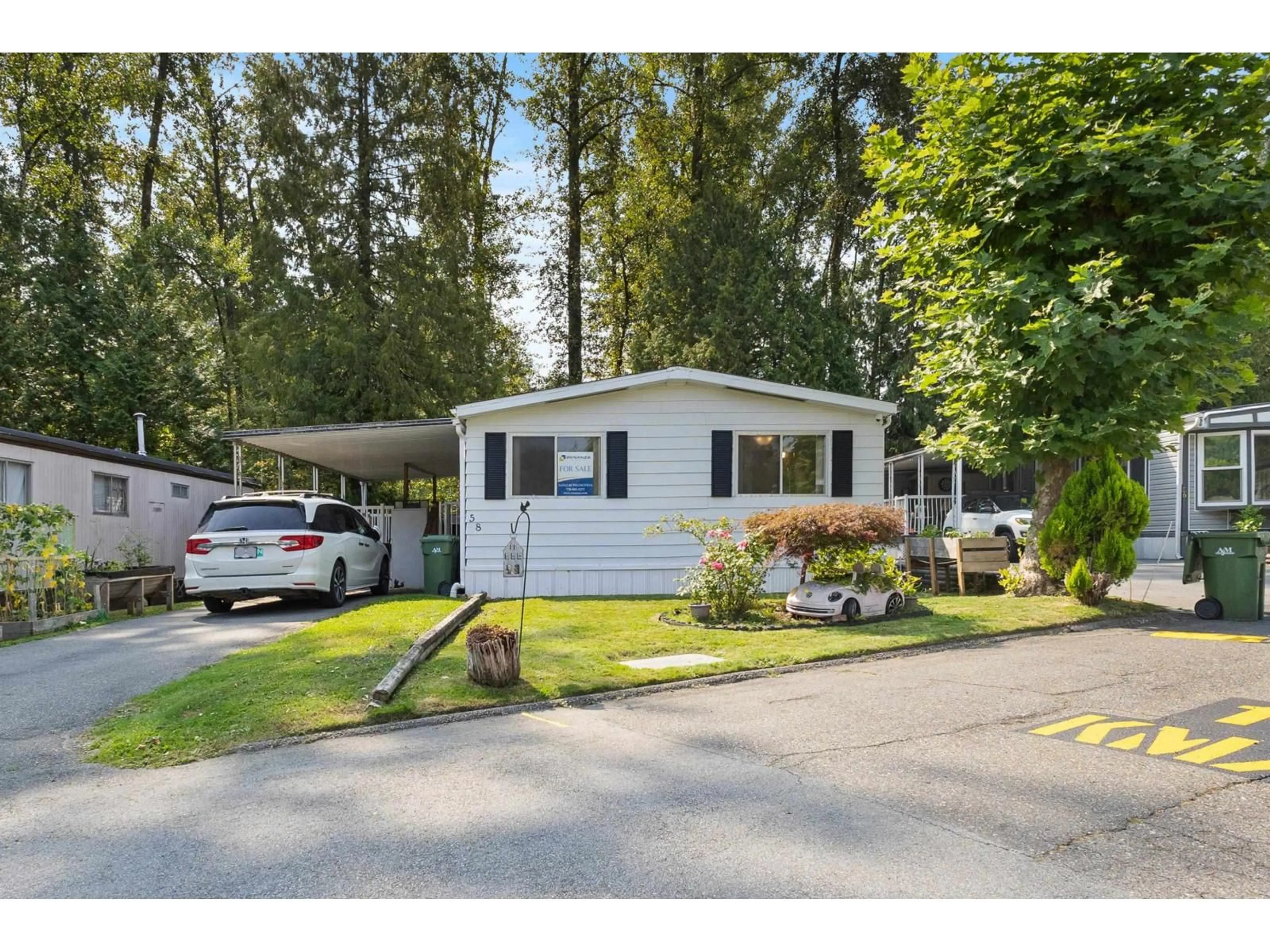 Home with vinyl exterior material, street for 58 - 8220 KING GEORGE, Surrey British Columbia V3W6E1