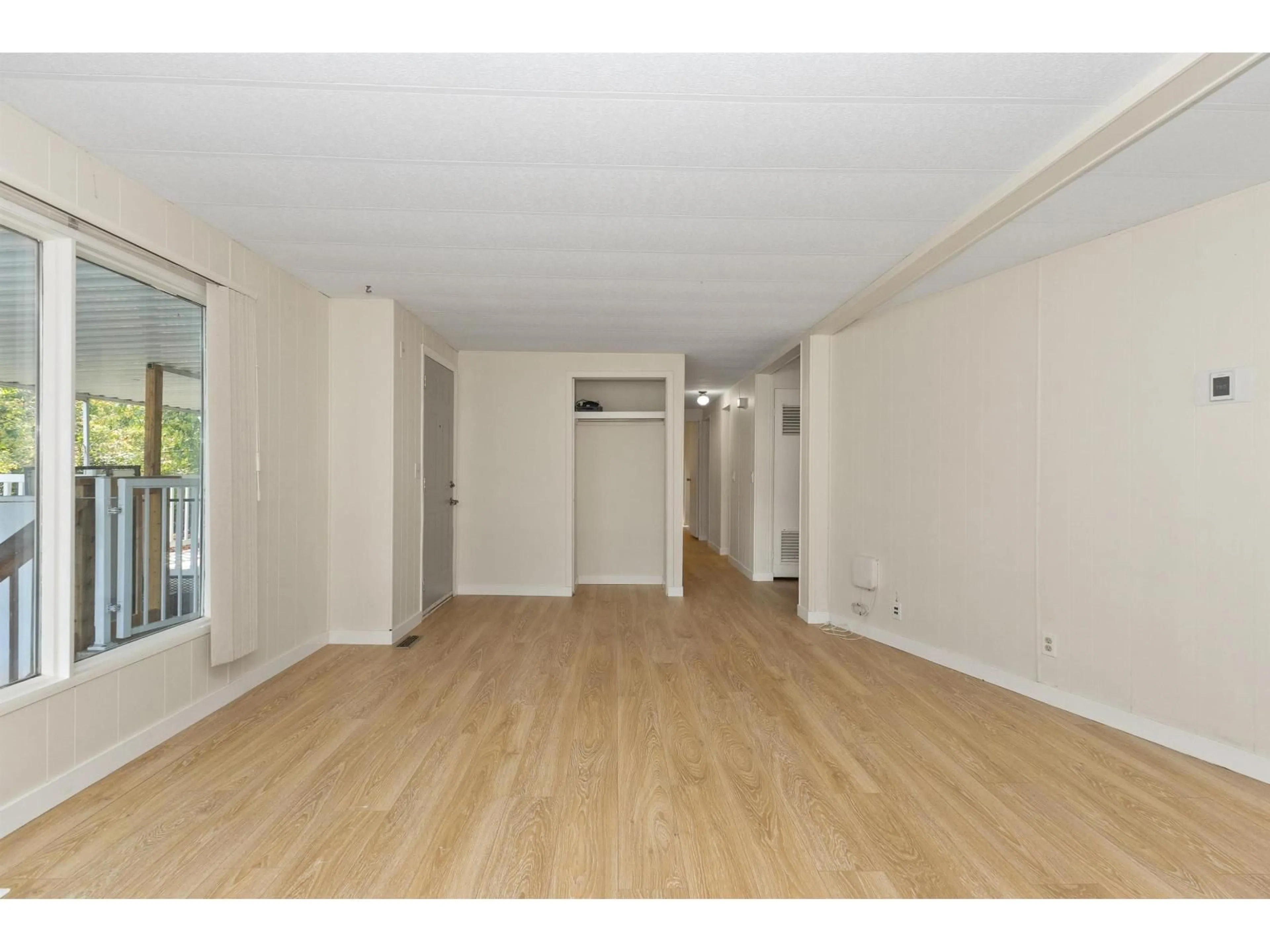 A pic of a room for 58 - 8220 KING GEORGE, Surrey British Columbia V3W6E1
