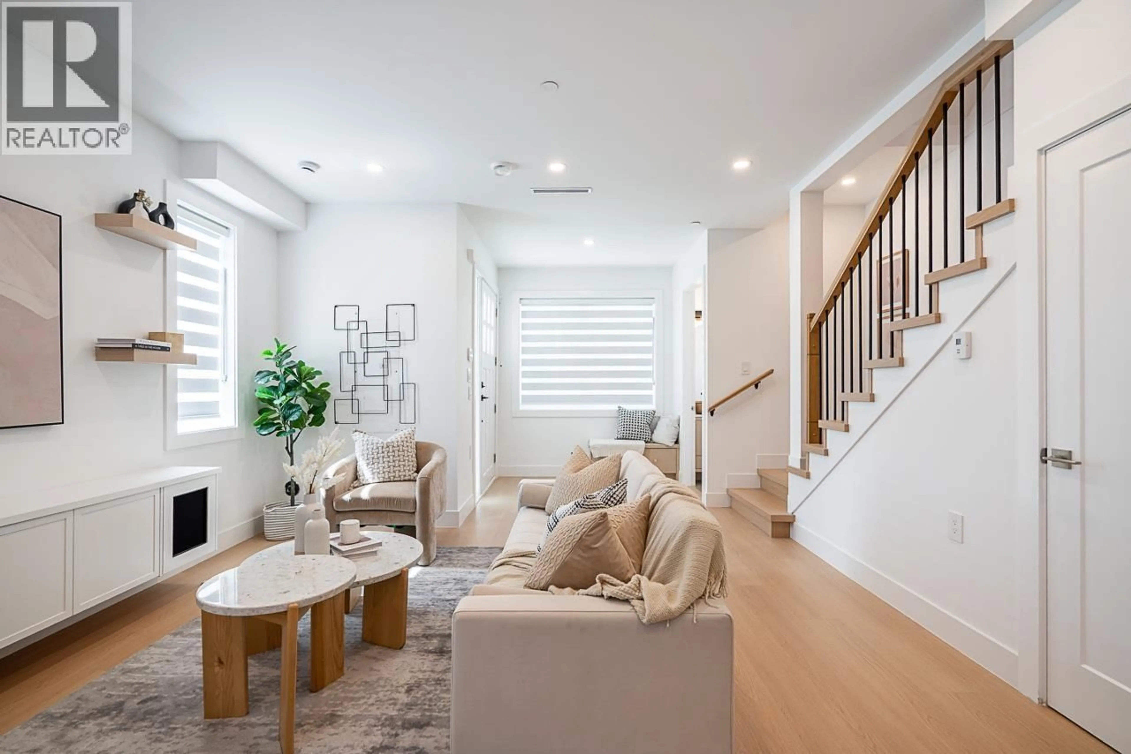 Living room with furniture, unknown for 2103 33 AVENUE, Vancouver British Columbia V5N3E9