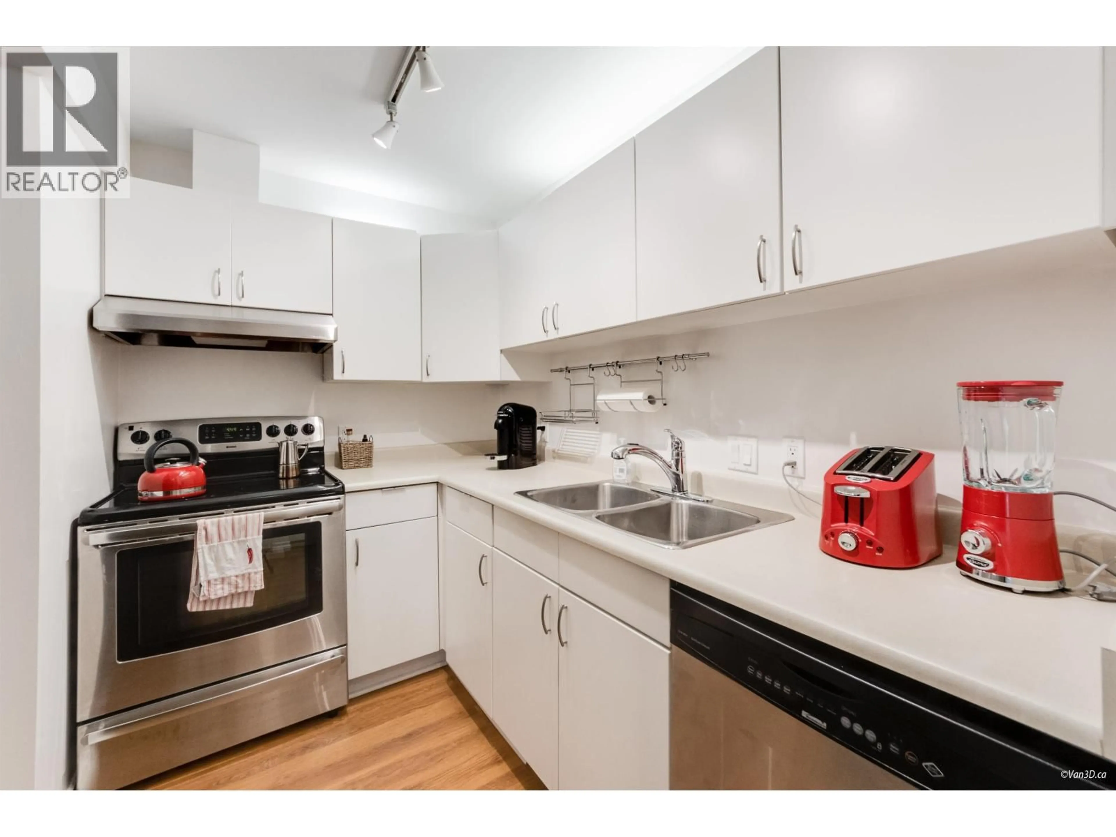 Standard kitchen, unknown for 202 - 2295 PANDORA STREET, Vancouver British Columbia V5L1N6
