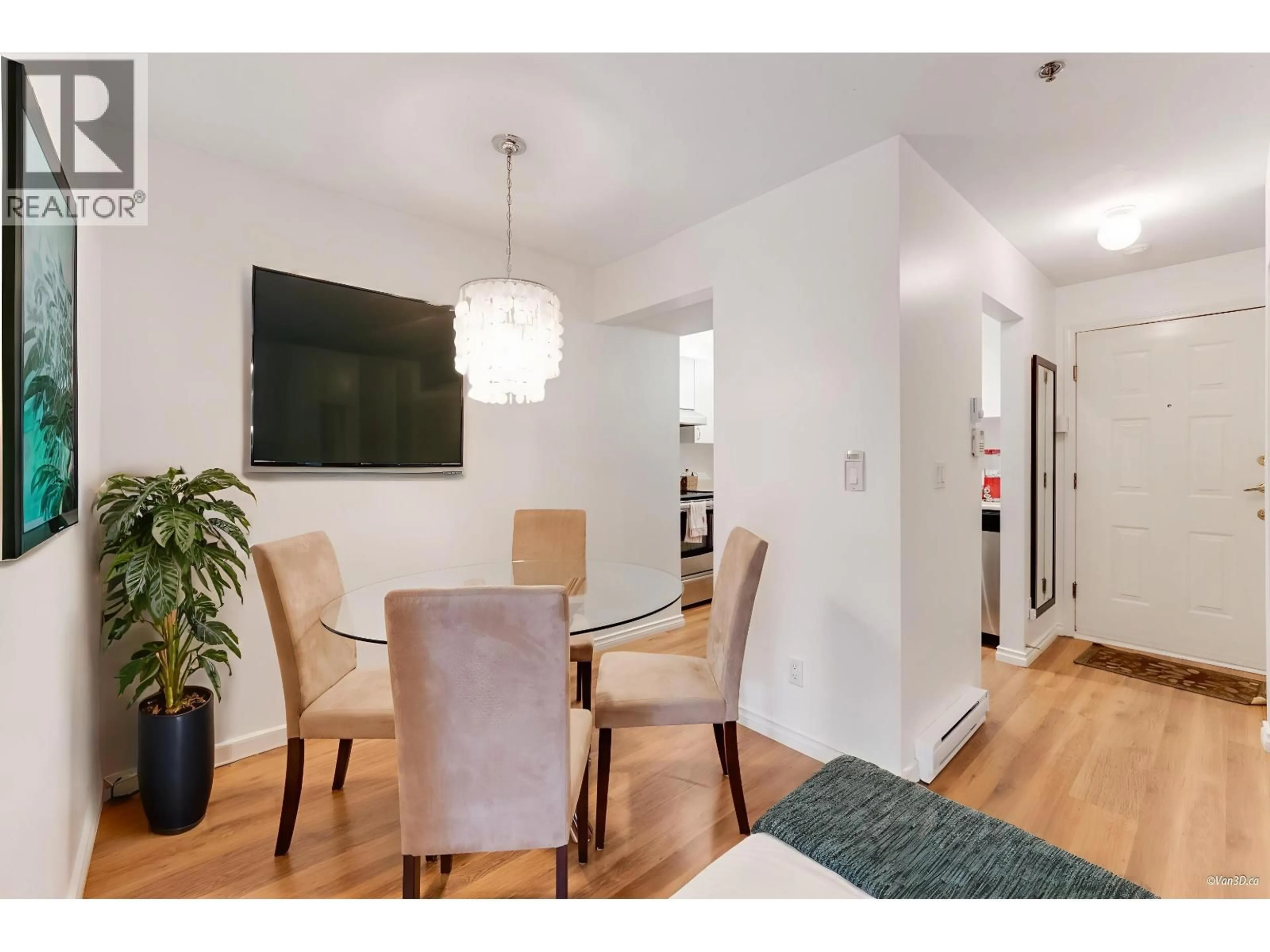 A pic of a room for 202 - 2295 PANDORA STREET, Vancouver British Columbia V5L1N6
