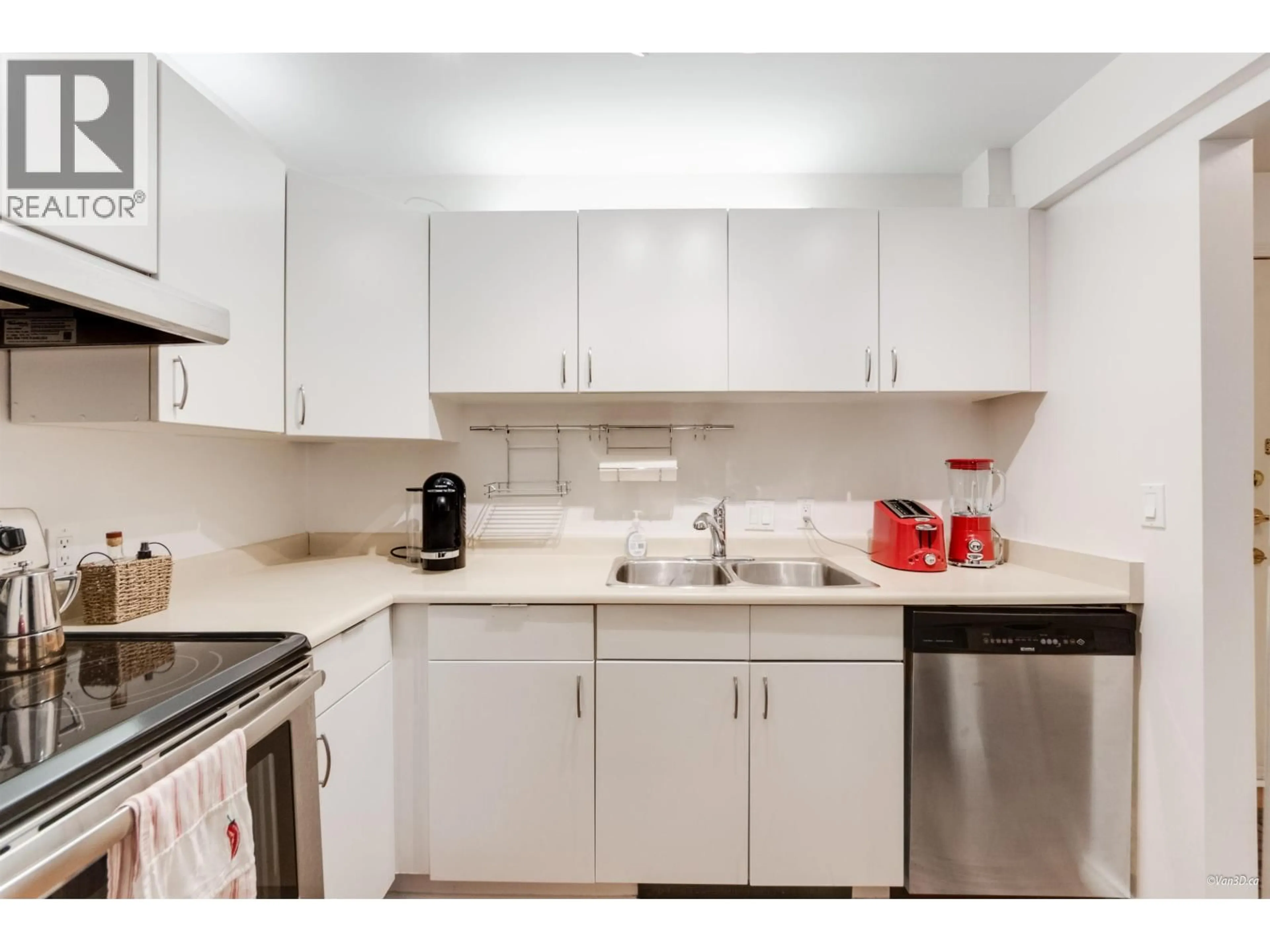 Standard kitchen, unknown for 202 - 2295 PANDORA STREET, Vancouver British Columbia V5L1N6