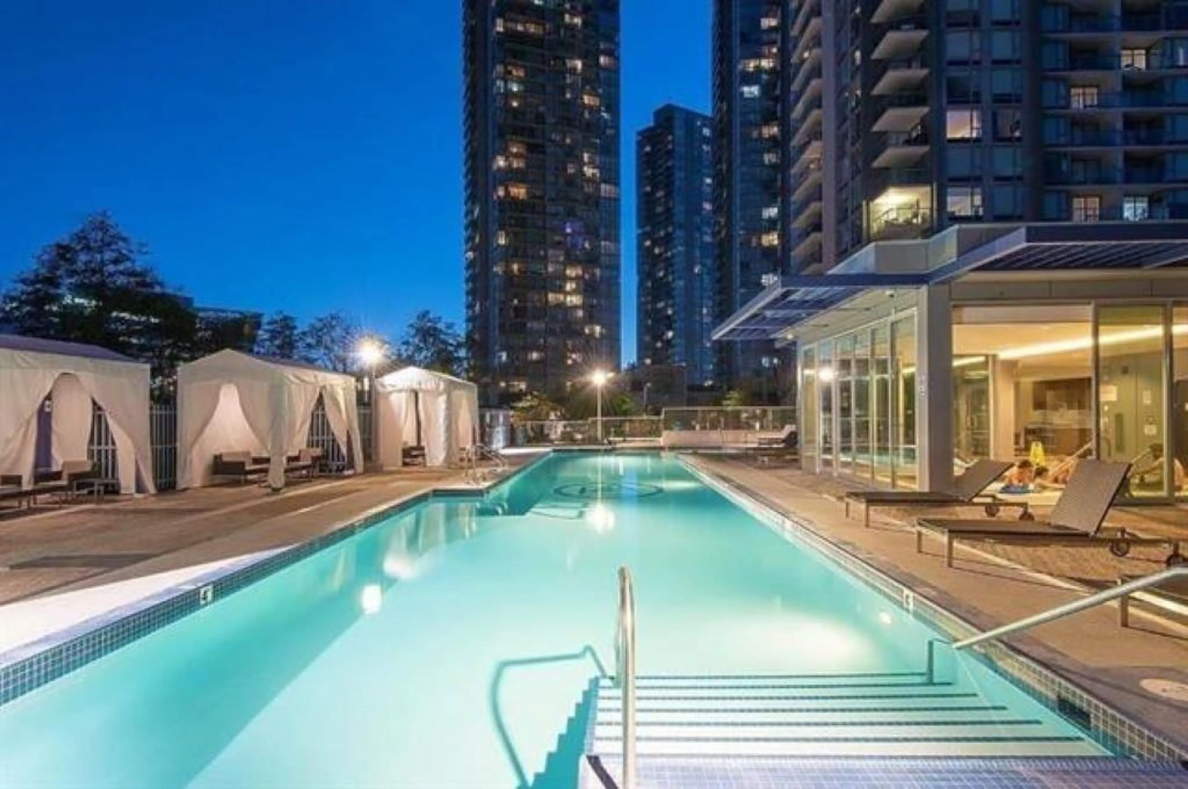 Pool for 901 - 13750 100, Surrey British Columbia V3T0L3