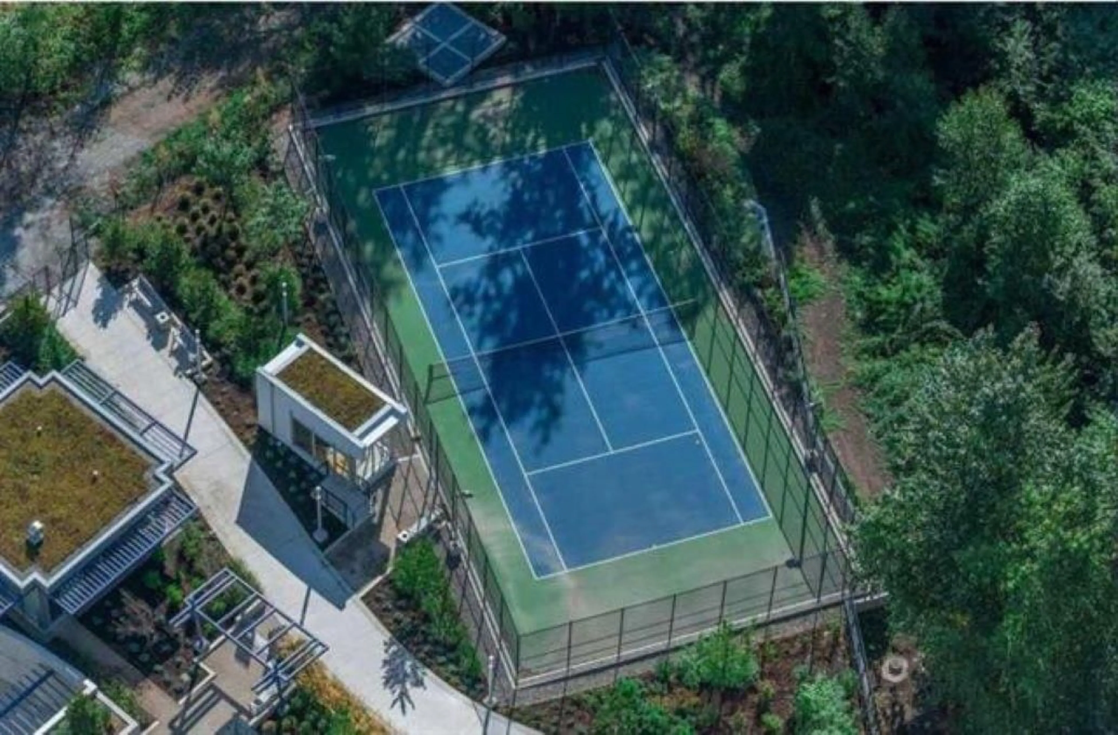 A pic from outside/outdoor area/front of a property/back of a property/a pic from drone, street for 901 - 13750 100, Surrey British Columbia V3T0L3
