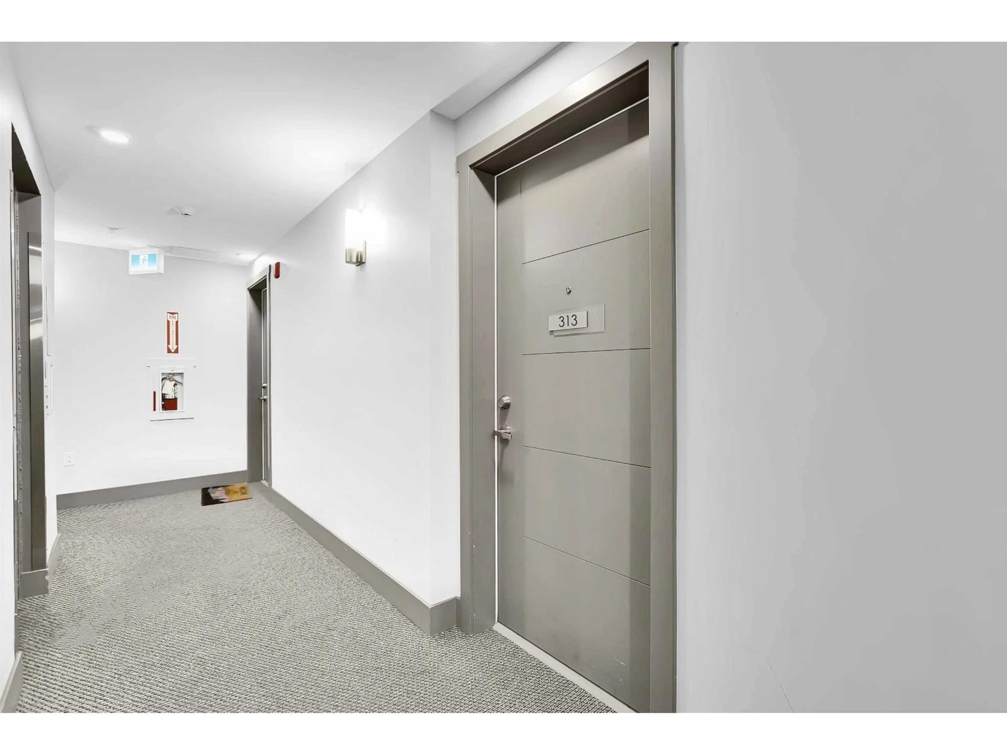 Indoor foyer for 313 - 19940 BRYDON, Langley British Columbia V3A0K8