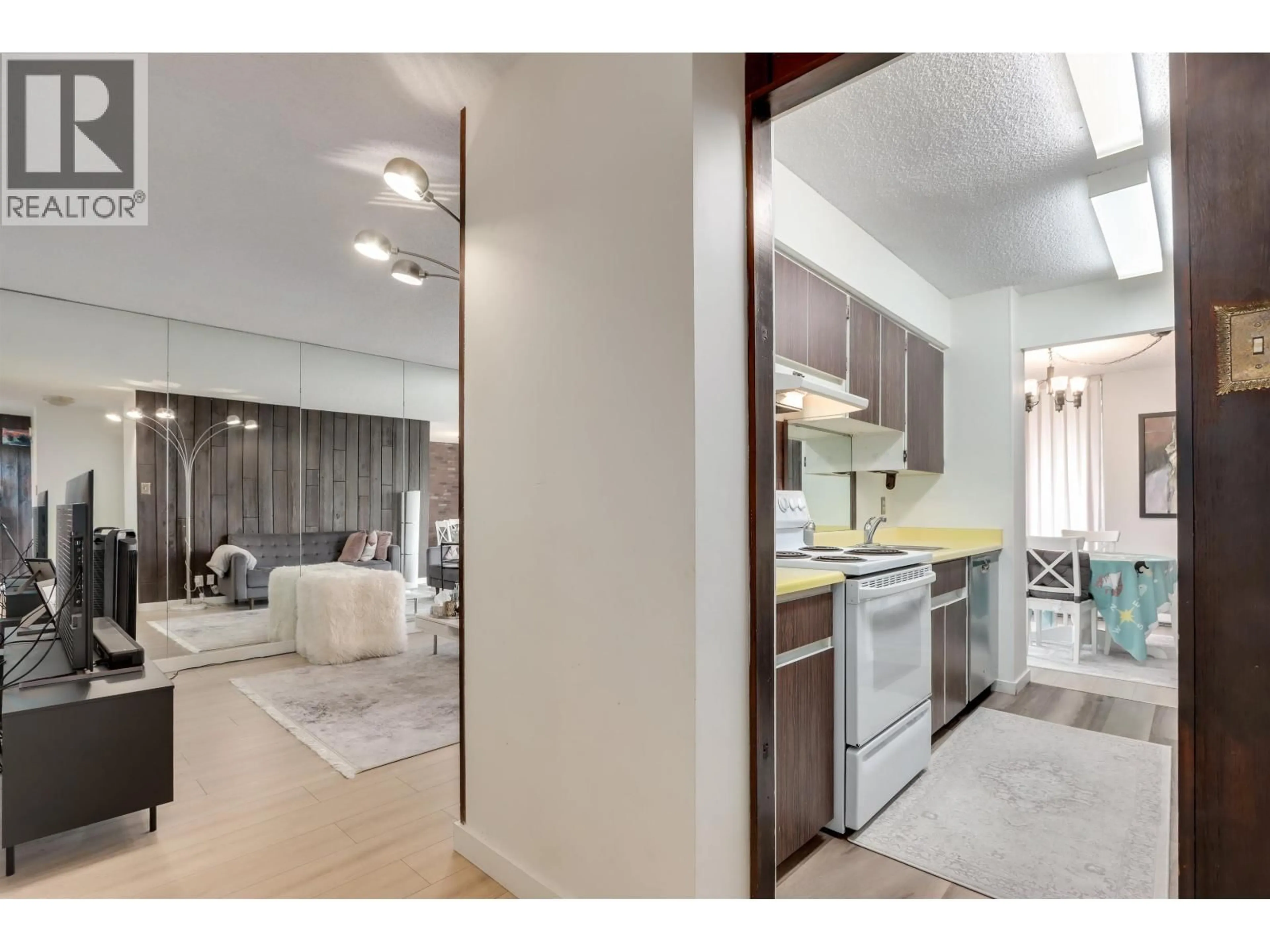 Open concept kitchen, ceramic/tile floor for 1004 - 2024 FULLERTON AVENUE, North Vancouver British Columbia V7P3G4