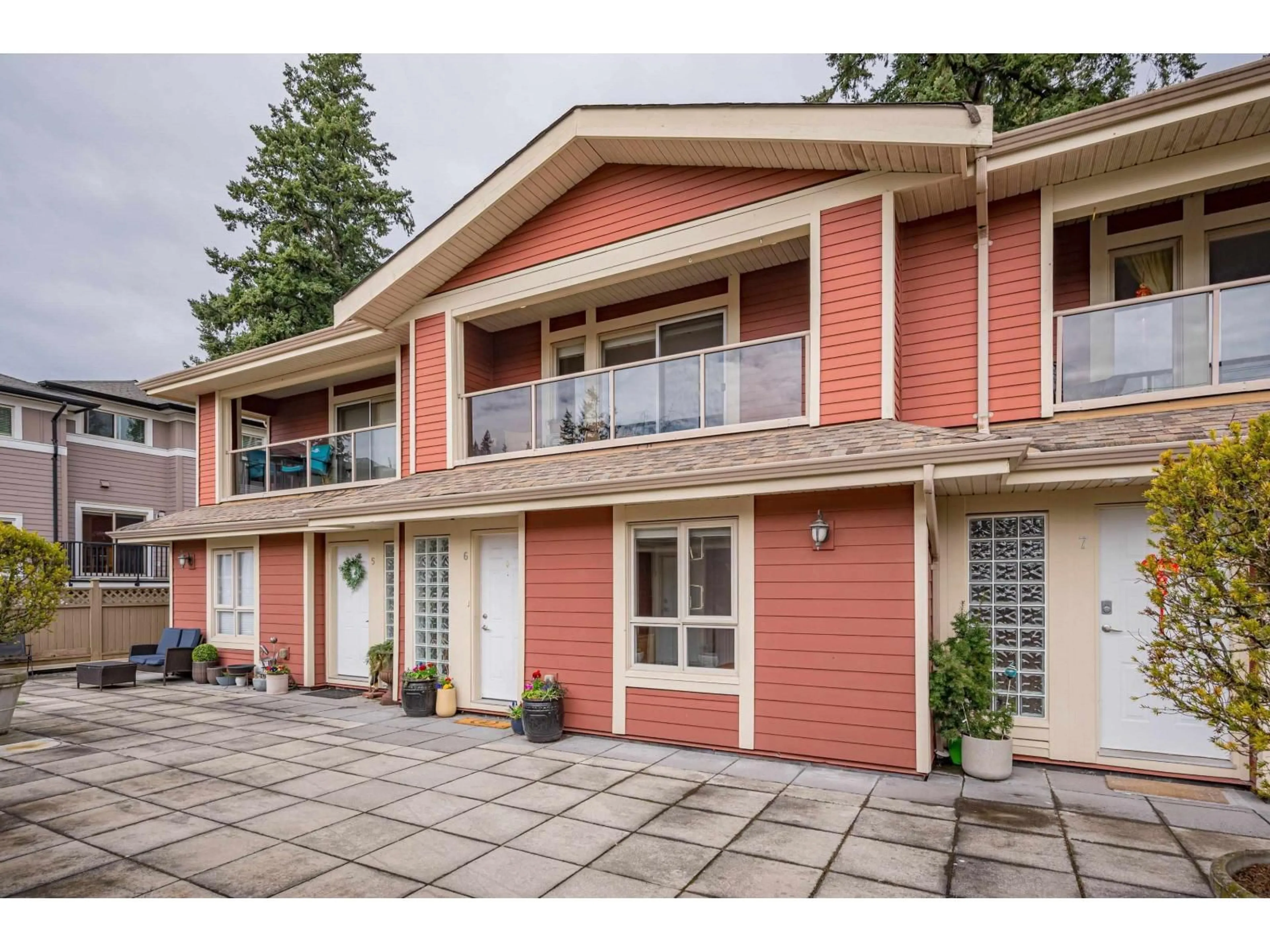 Unknown for 6 - 14921 THRIFT, White Rock British Columbia V4B2J8