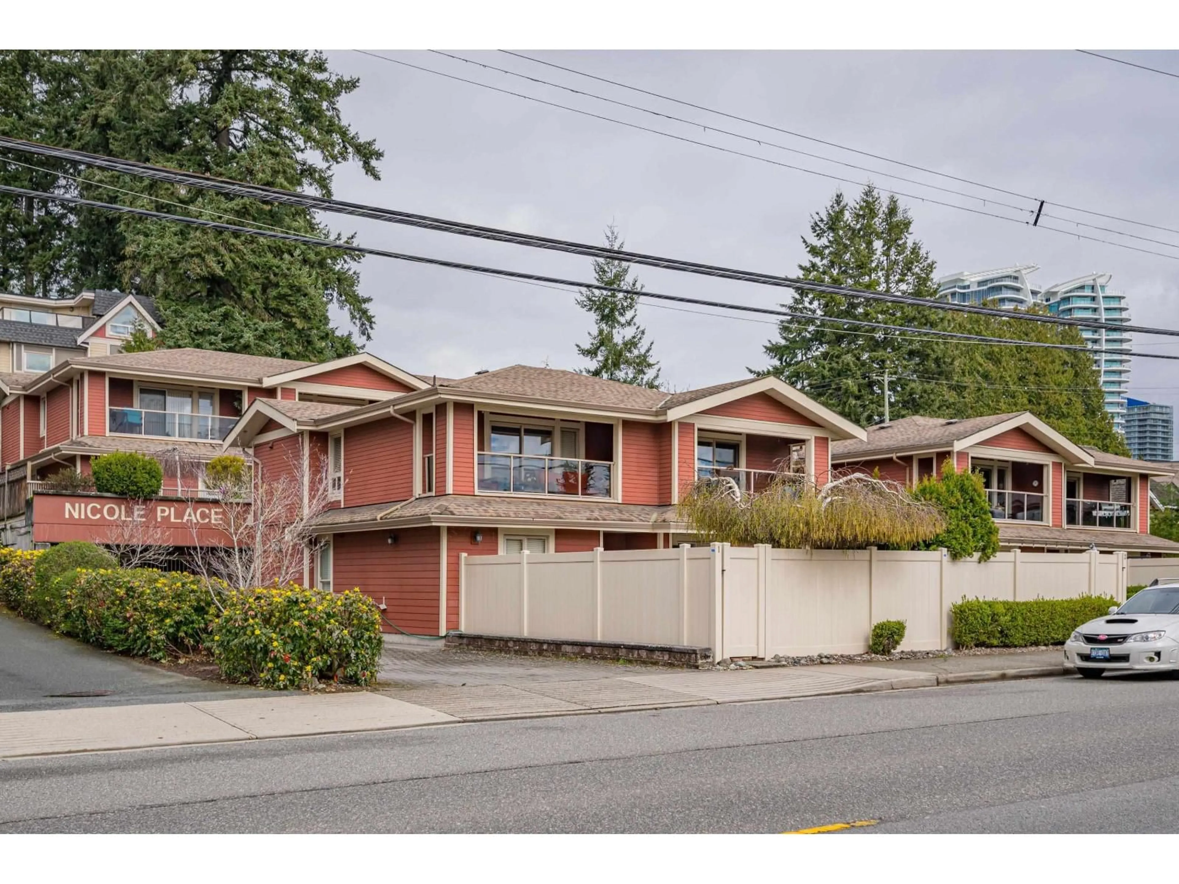 Unknown for 6 - 14921 THRIFT, White Rock British Columbia V4B2J8