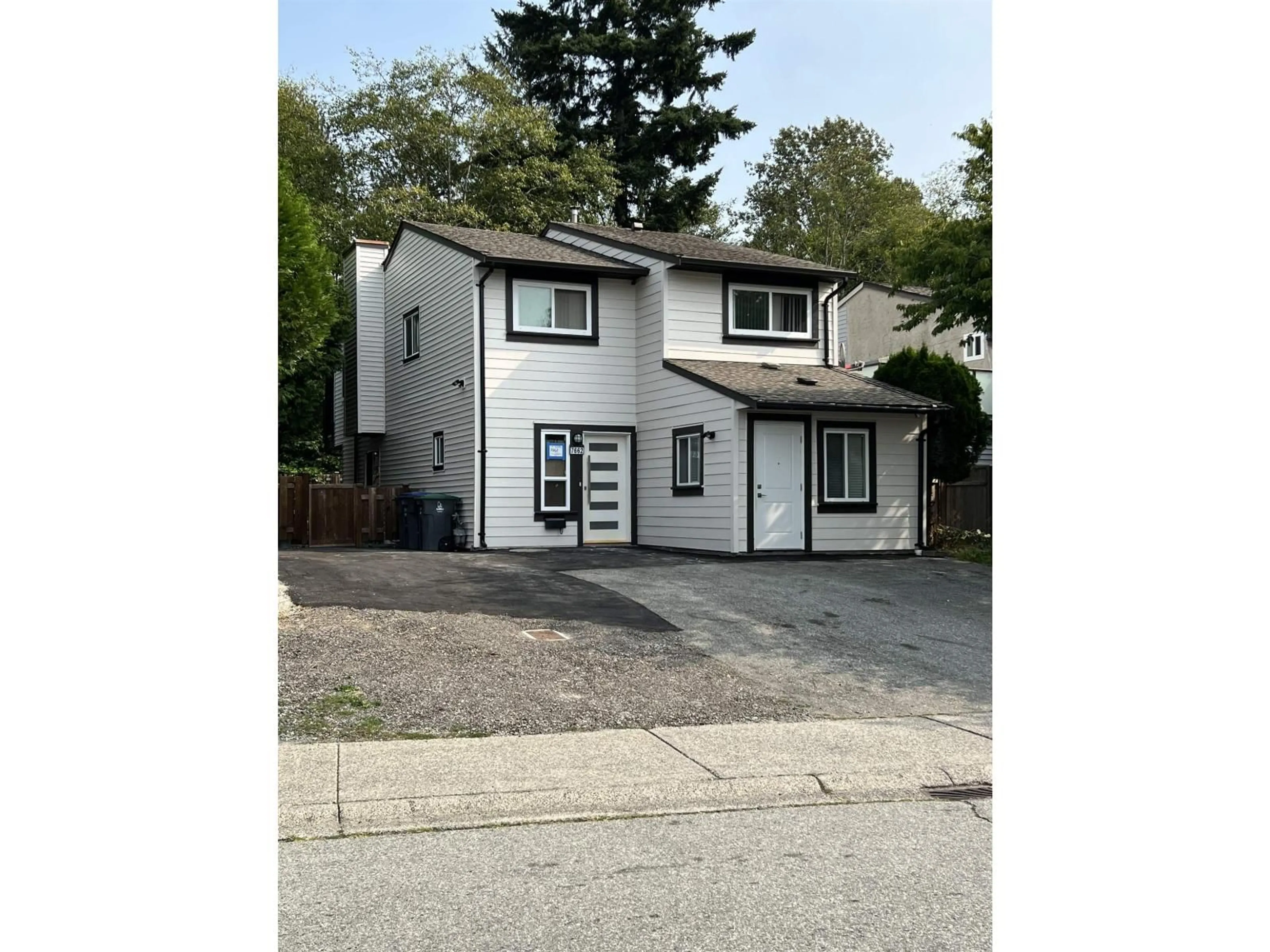 Unknown for 7662 125, Surrey British Columbia V3W7W4