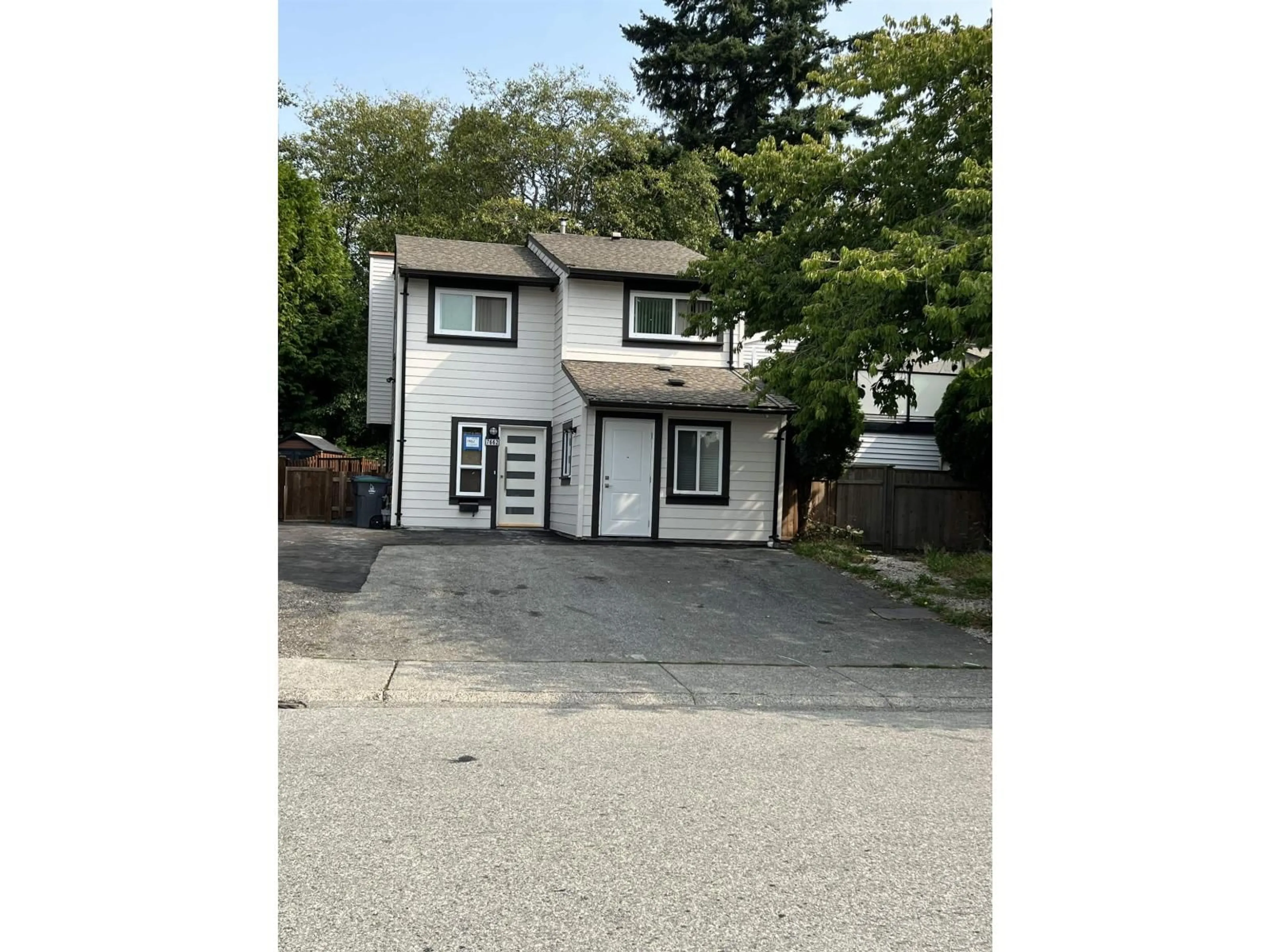 A pic from outside/outdoor area/front of a property/back of a property/a pic from drone, street for 7662 125, Surrey British Columbia V3W7W4