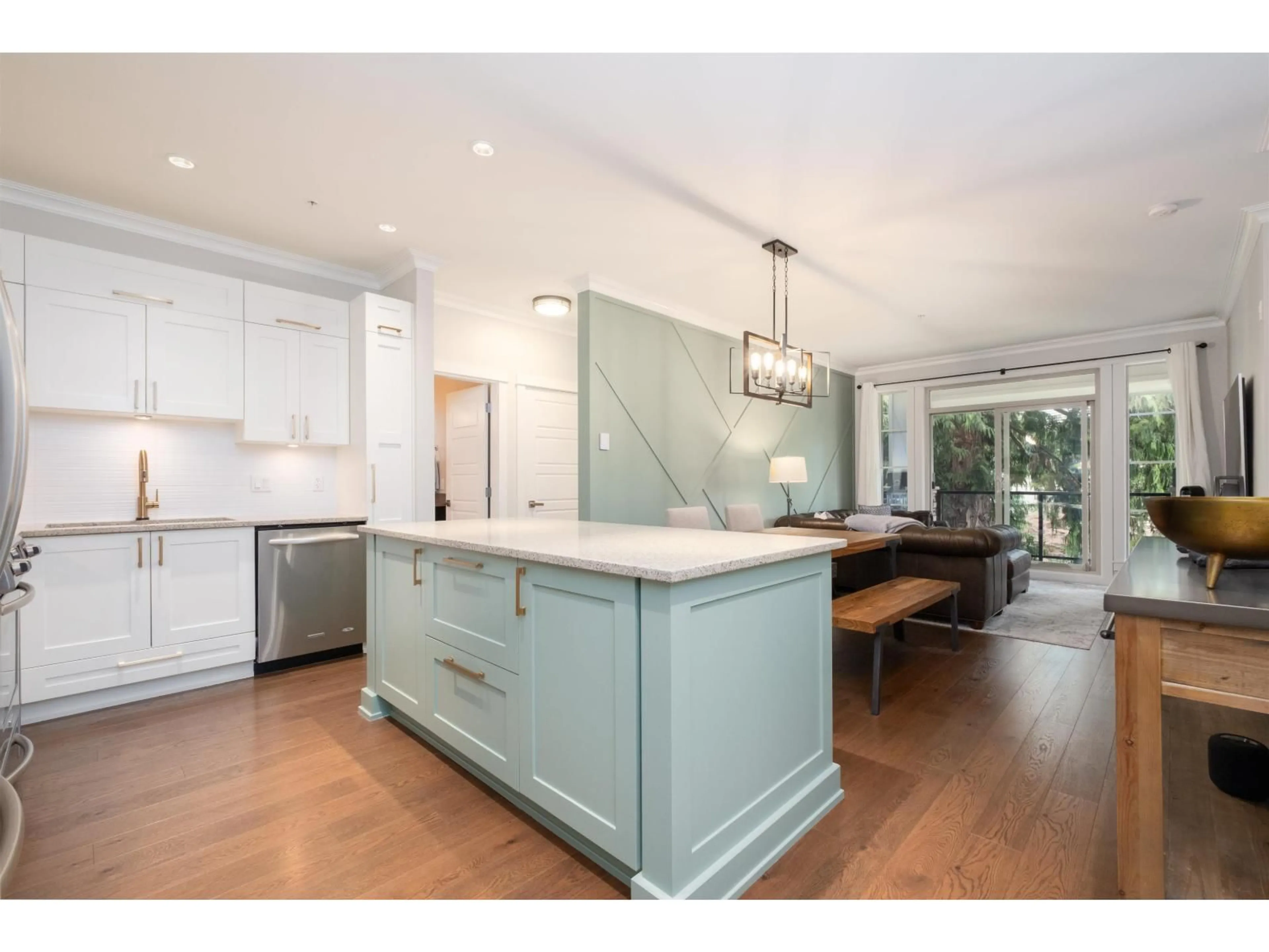 Open concept kitchen, unknown for 203 - 15145 36, Surrey British Columbia V3Z4R3