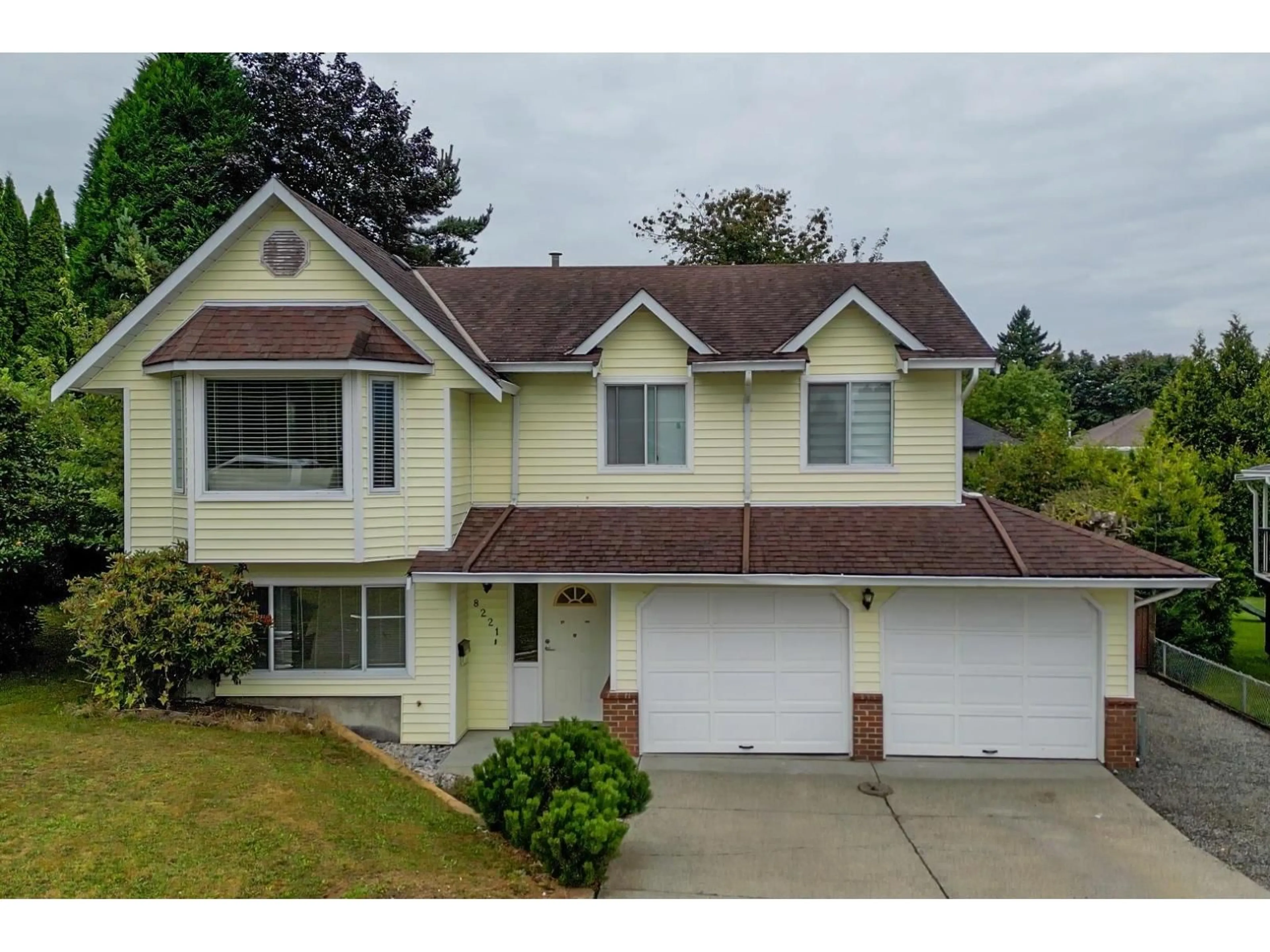 Home with vinyl exterior material, street for 8221 MILLER, Mission British Columbia V2V6H7