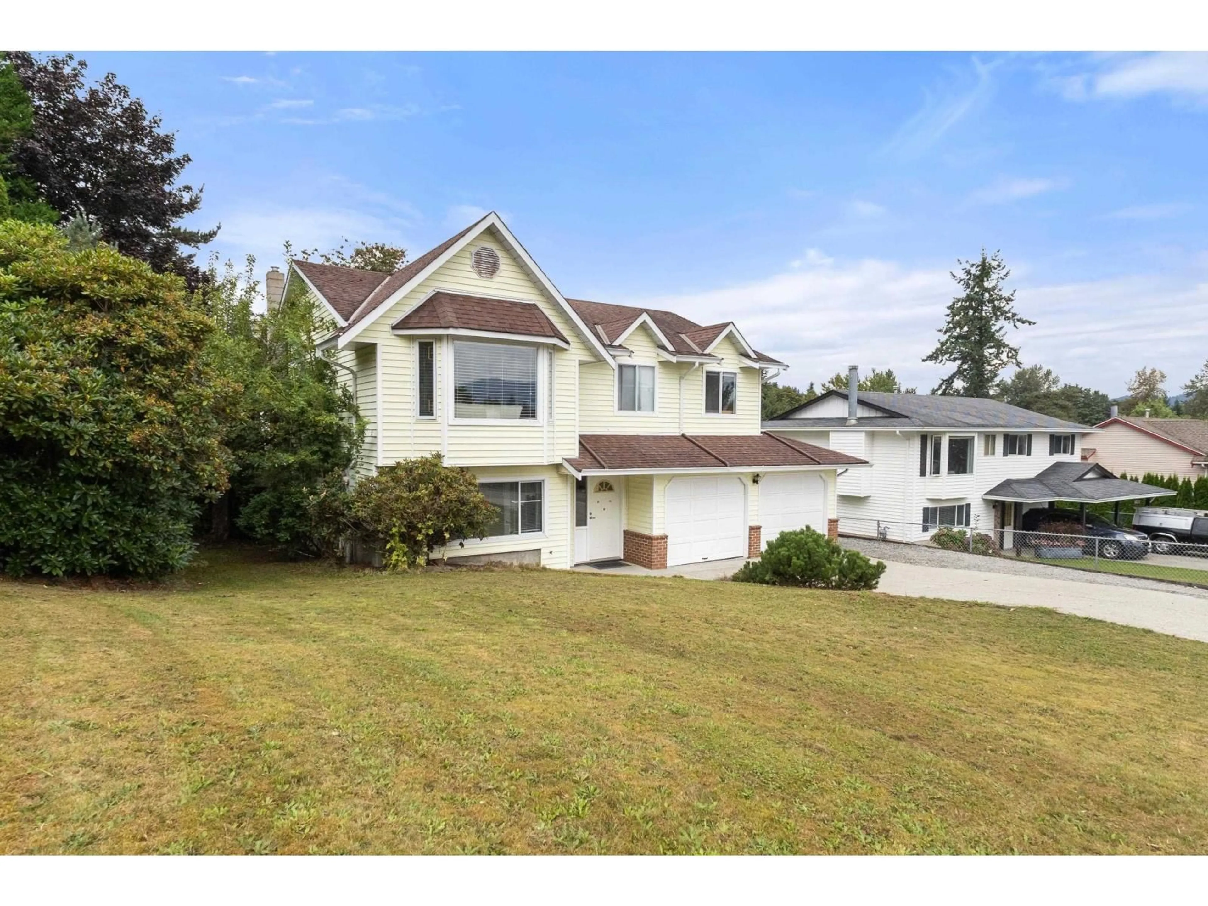 Home with vinyl exterior material, street for 8221 MILLER, Mission British Columbia V2V6H7