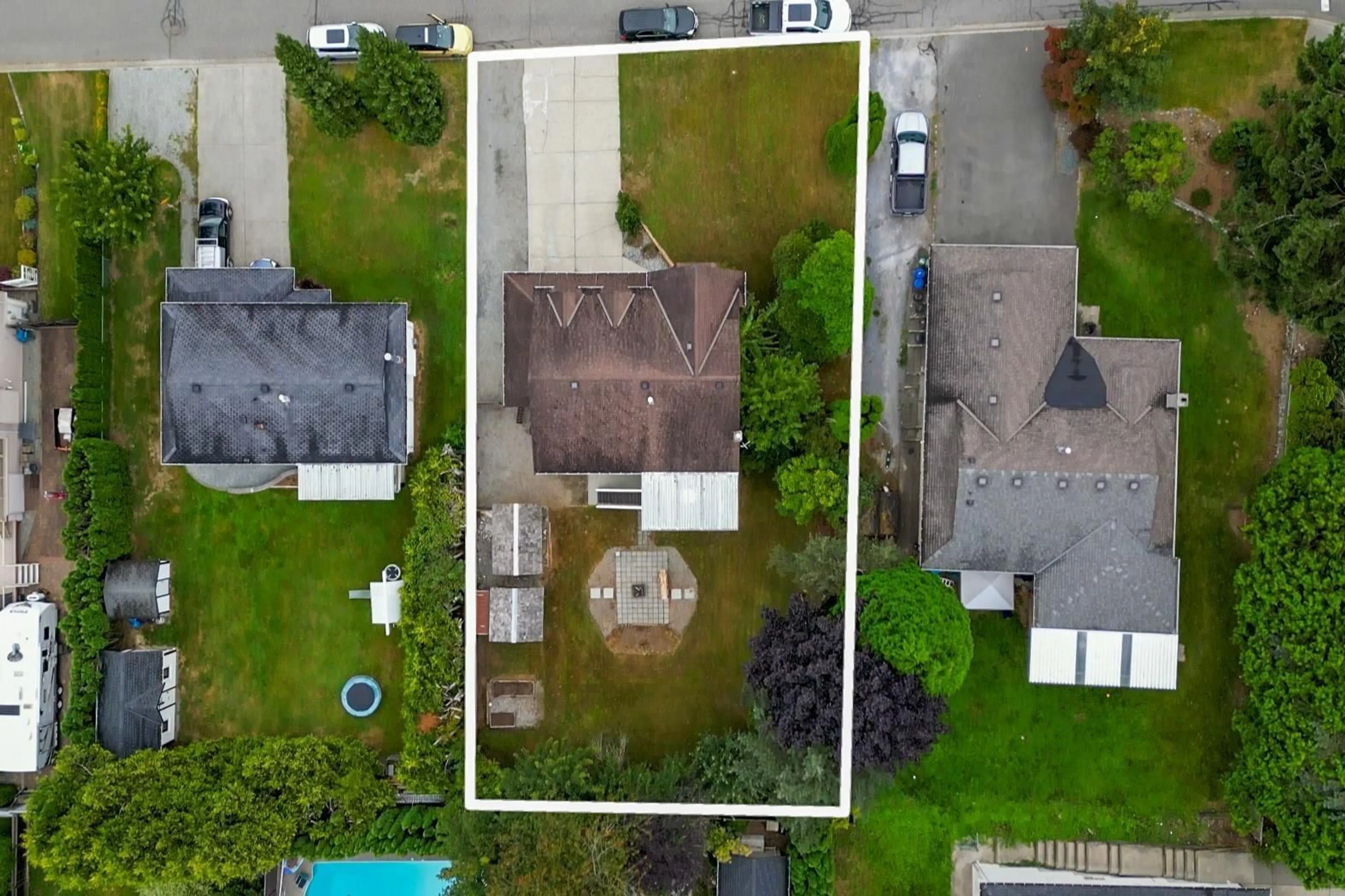 A pic from outside/outdoor area/front of a property/back of a property/a pic from drone, street for 8221 MILLER, Mission British Columbia V2V6H7