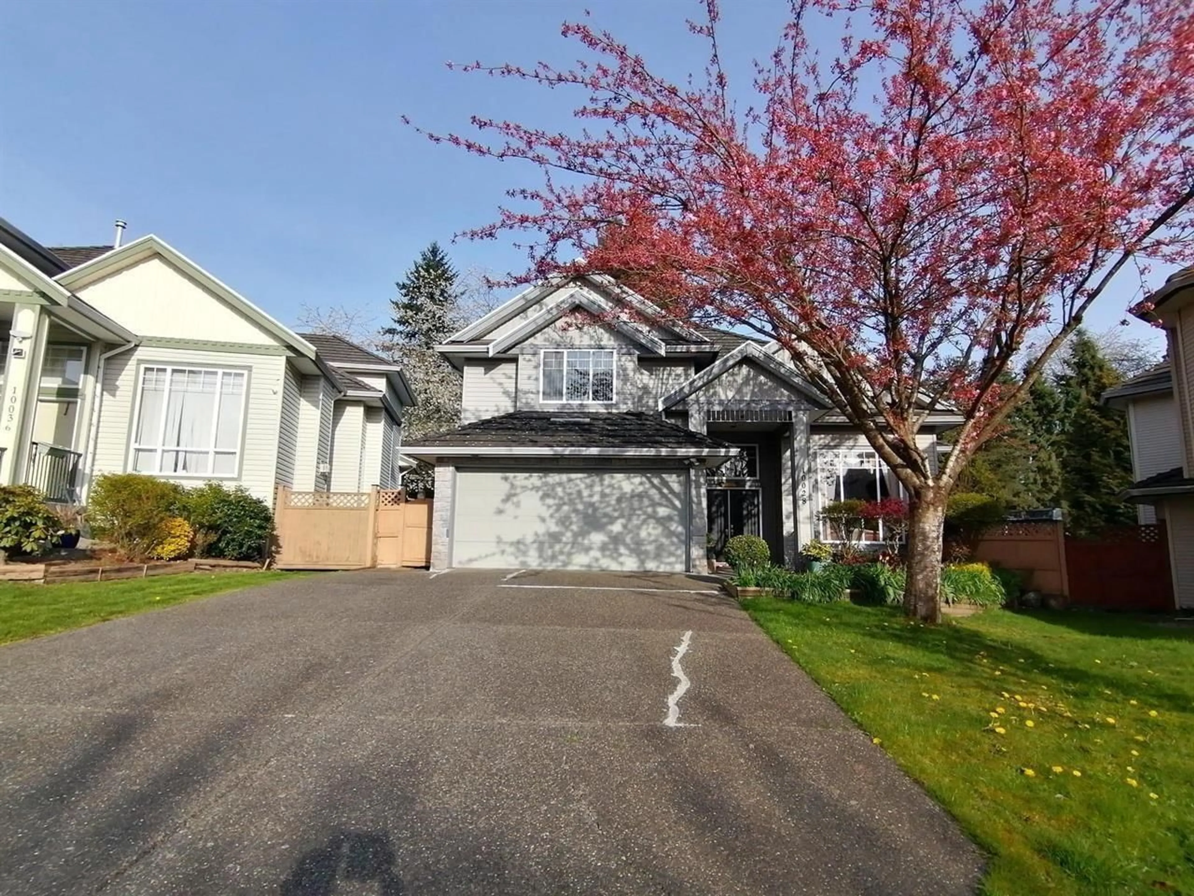 Home with vinyl exterior material, street for 10028 130, Surrey British Columbia V3T5X5