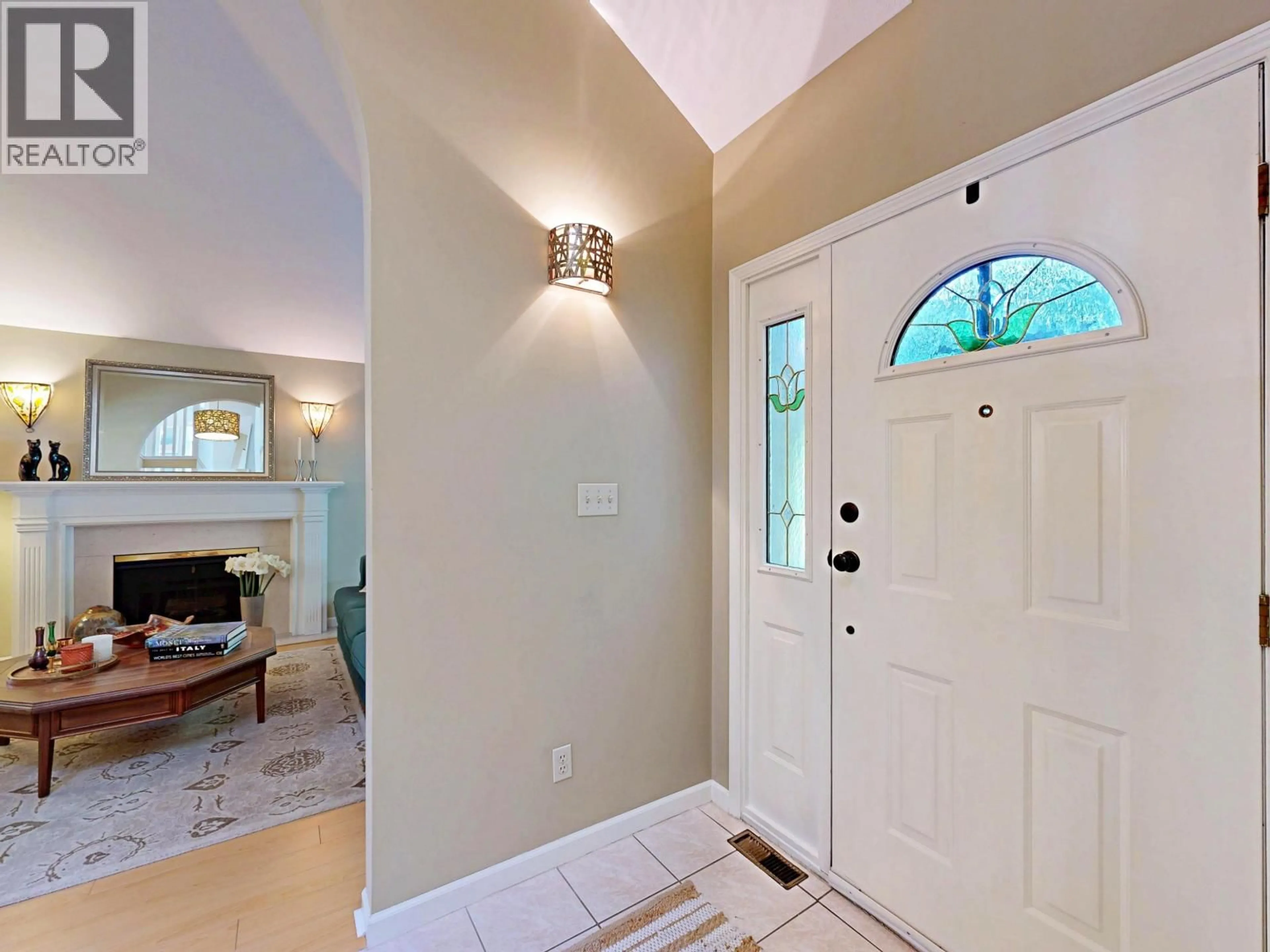 Indoor entryway for 4475 DAWN PLACE, Delta British Columbia V4K4S1