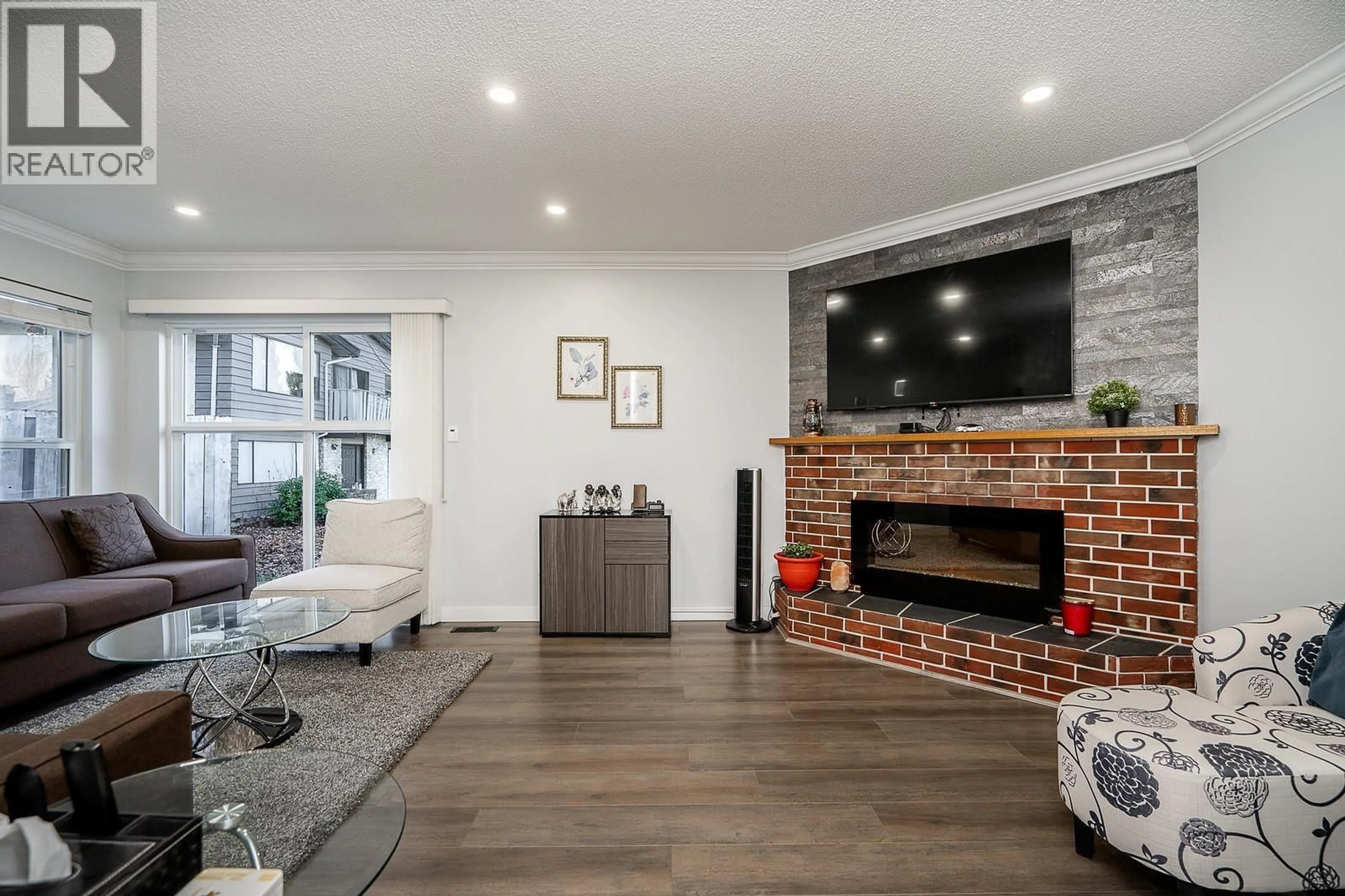 Living room with furniture, unknown for 1648 ST. ALBERT AVENUE, Port Coquitlam British Columbia V3B5E7