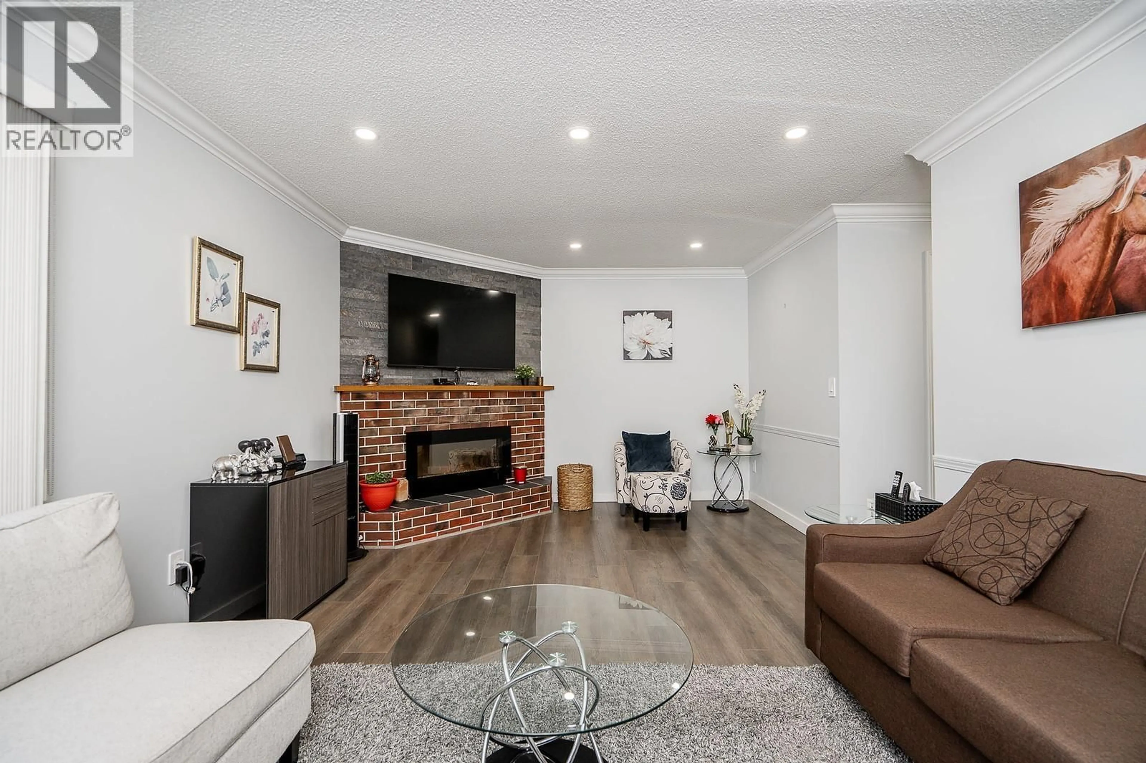 Living room with furniture, wood/laminate floor for 1648 ST. ALBERT AVENUE, Port Coquitlam British Columbia V3B5E7