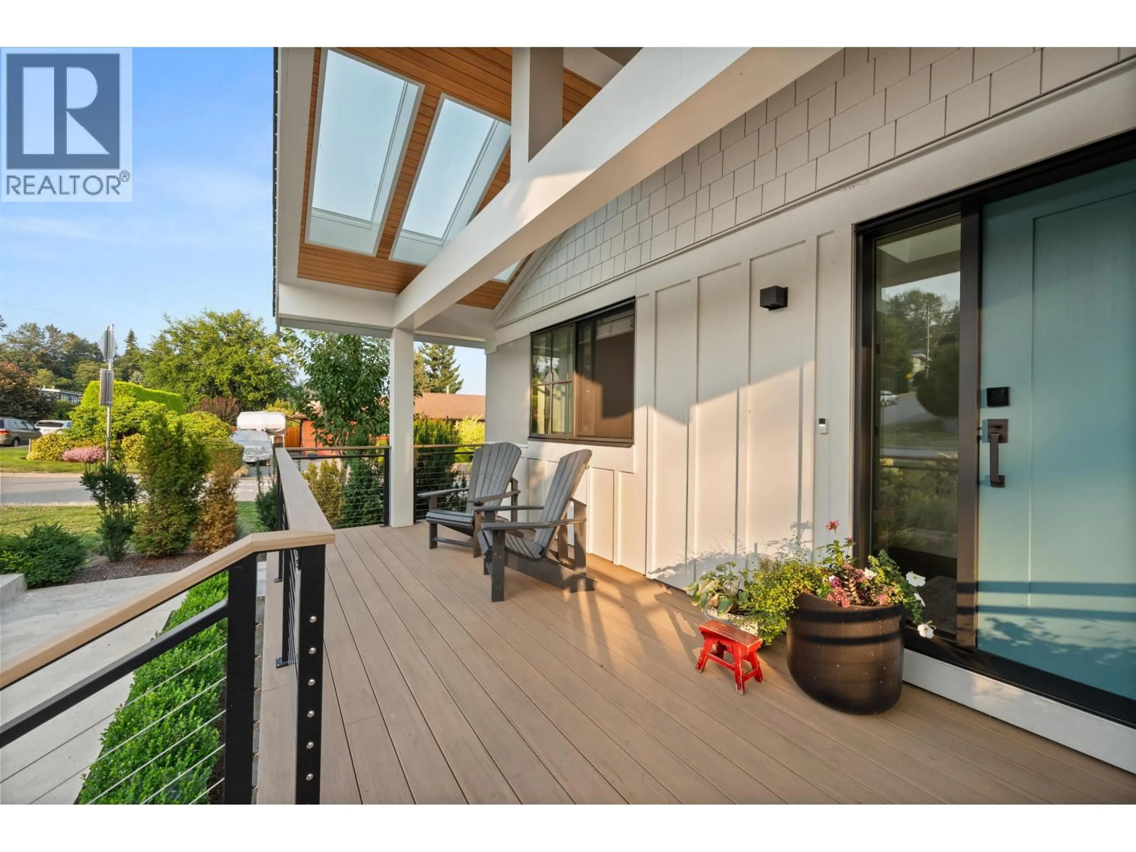 Patio, unknown for 995 CALVERHALL STREET, North Vancouver British Columbia V7L1Y1